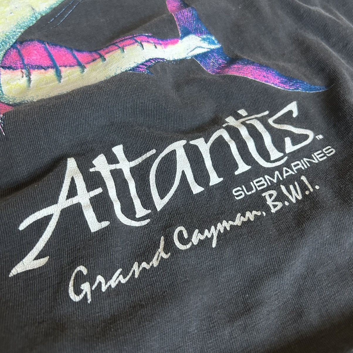 Vintage SWORDFiSH SiNGLE STiTCH ATLANTiS SUBMARiNES CAYMAN iSLANDS Size US S / EU 44-46 / 1 - 7 Thumbnail