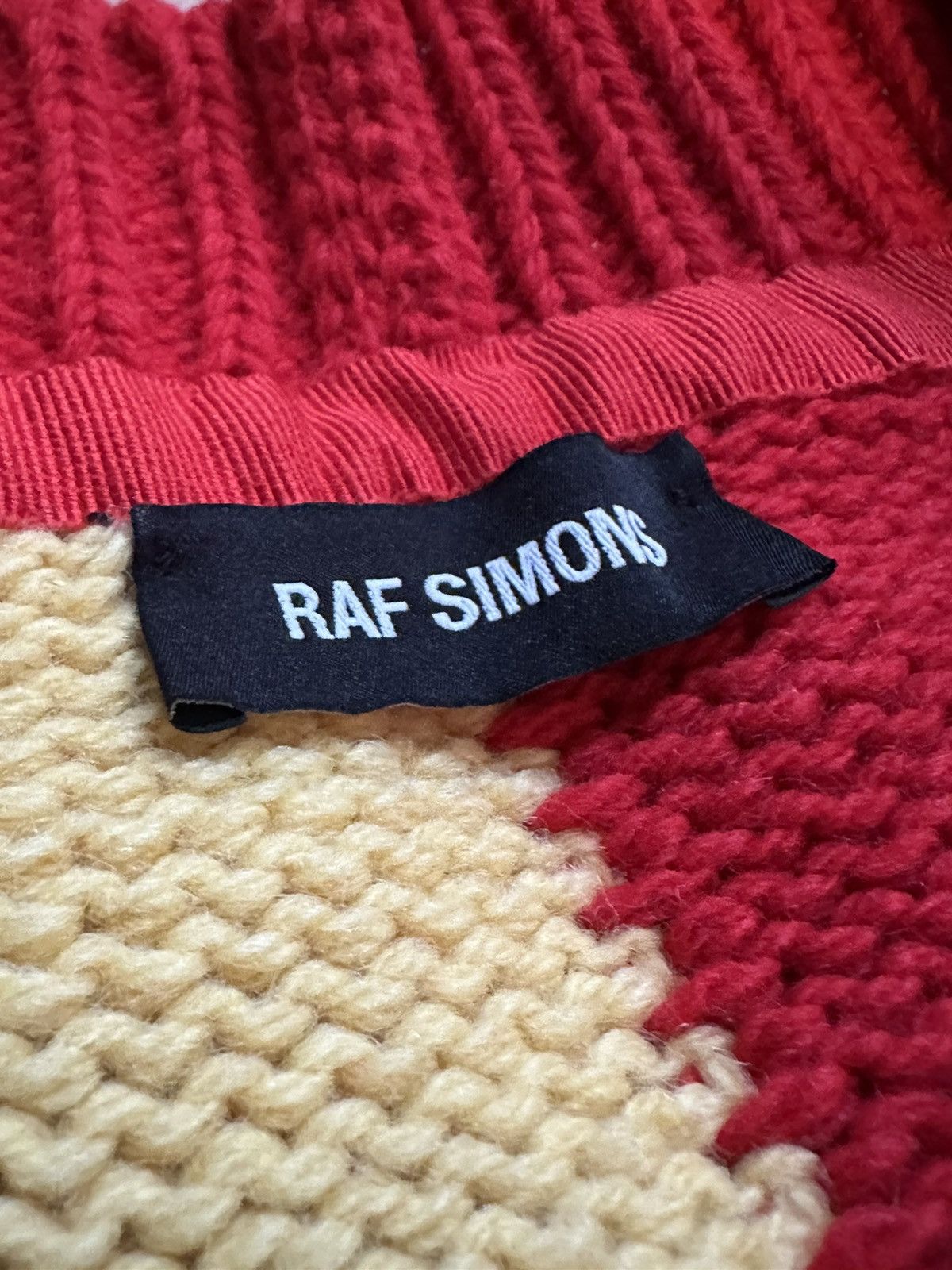 Raf Simons AW16 OVERSIZEDSLEEVELESS RED/YELLOW V-NECK KNIT Size US L / EU 52-54 / 3 - 3 Thumbnail