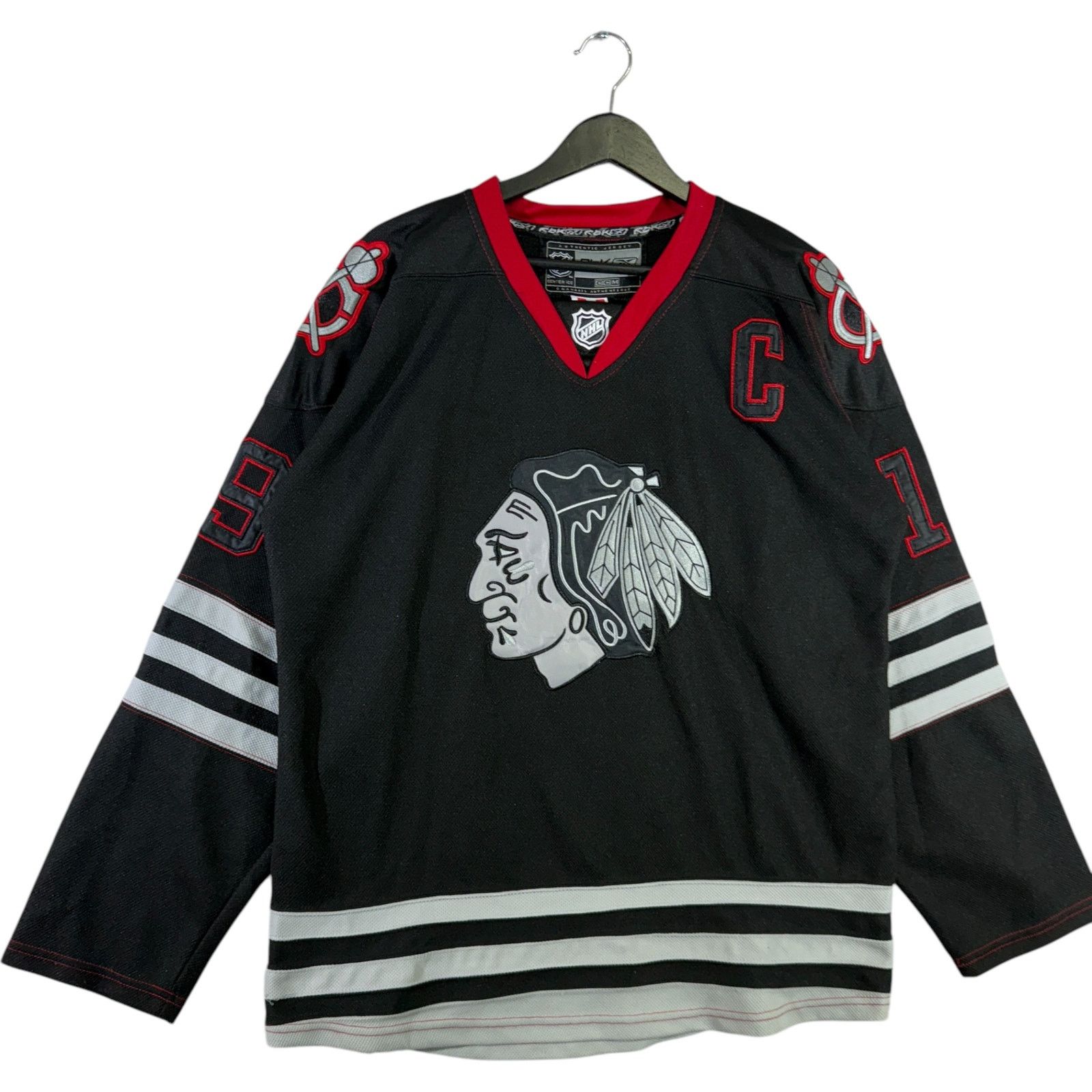 Reebok Vintage Chicago Blackhawks Jonathan Toews #19 NHL Jersey XL Size US XL / EU 56 / 4 - 4 Thumbnail