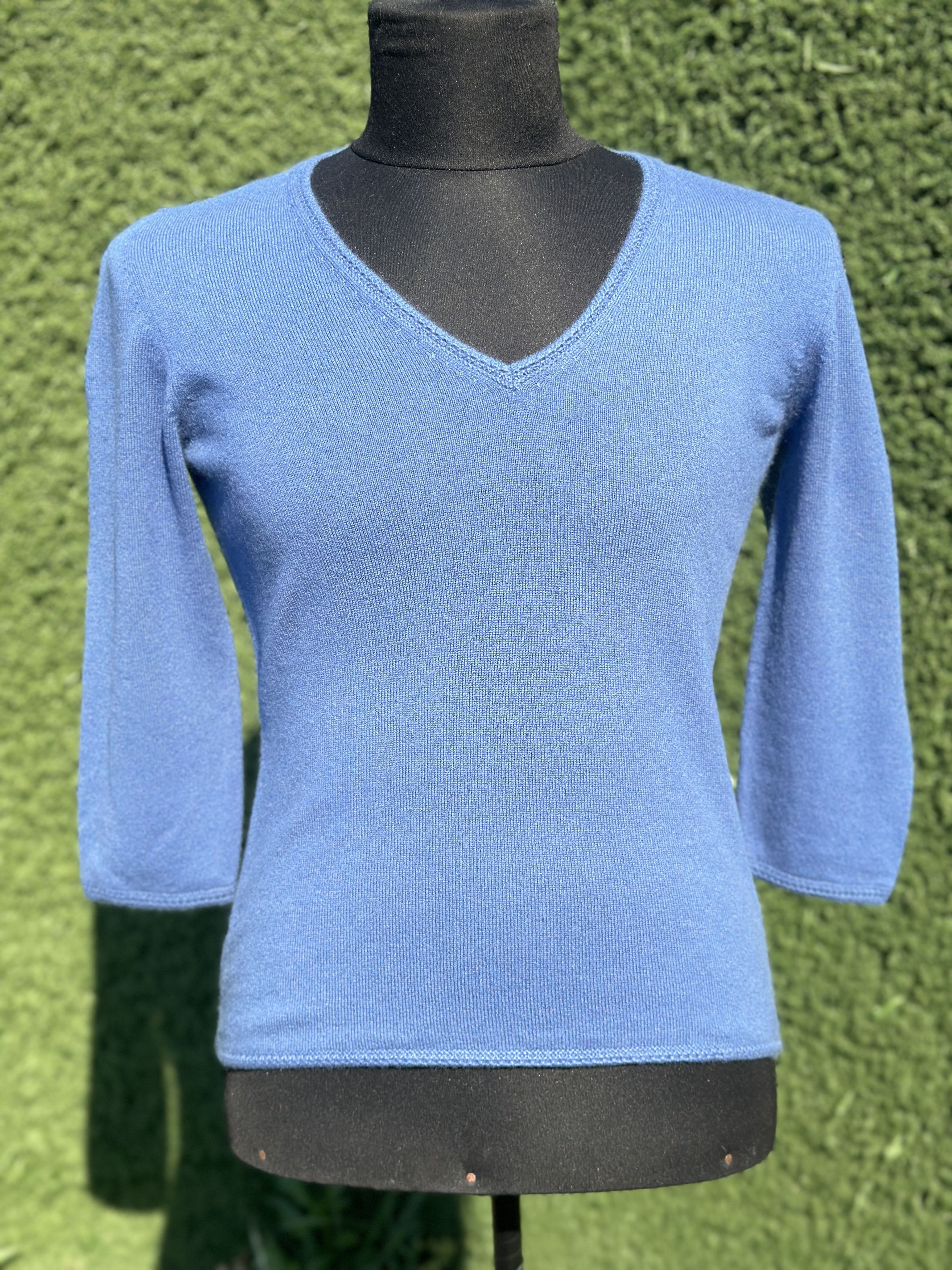 Loro Piana Low V Neck Knit Loro Piana Cashmere Slim Pullover Size 44 Size M / US 6-8 / IT 42-44 - 4 Thumbnail