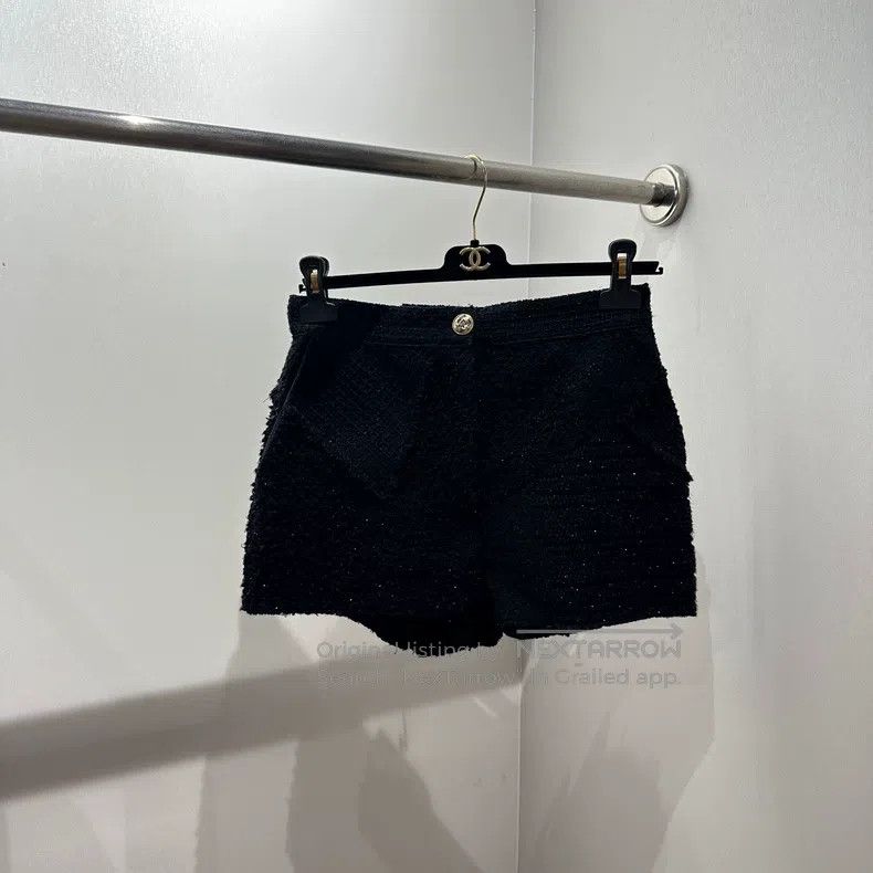 Chanel Chanel Tweed sequin wool shorts Size 25" / US 0 / IT 36 - 1 Thumbnail