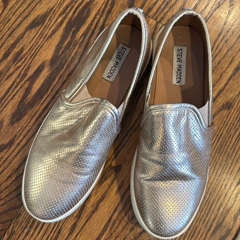 Steve Madden Steve Madden Sneakers Womens Size 8.5 Gold Perforated Slip Size US 8.5 / IT 38.5 - 2 Thumbnail