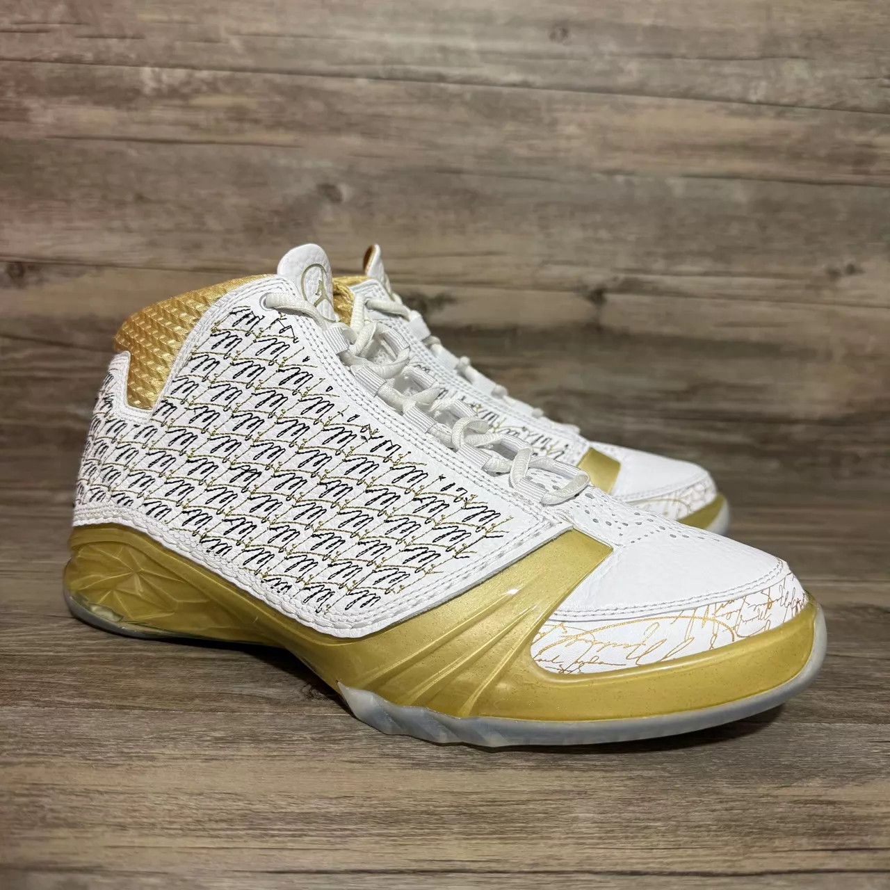 Nike AJ23 Trophy Room White/Platinum 43 #256/523 Worn Once Size US 9.5 / EU 42-43 - 2 Thumbnail