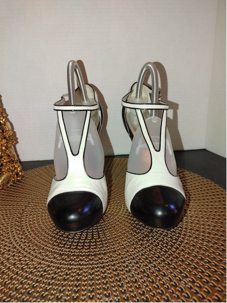 White House Black Market White House Black Market Ellie Heels Size 8M Size US 8 / IT 38 - 3 Thumbnail