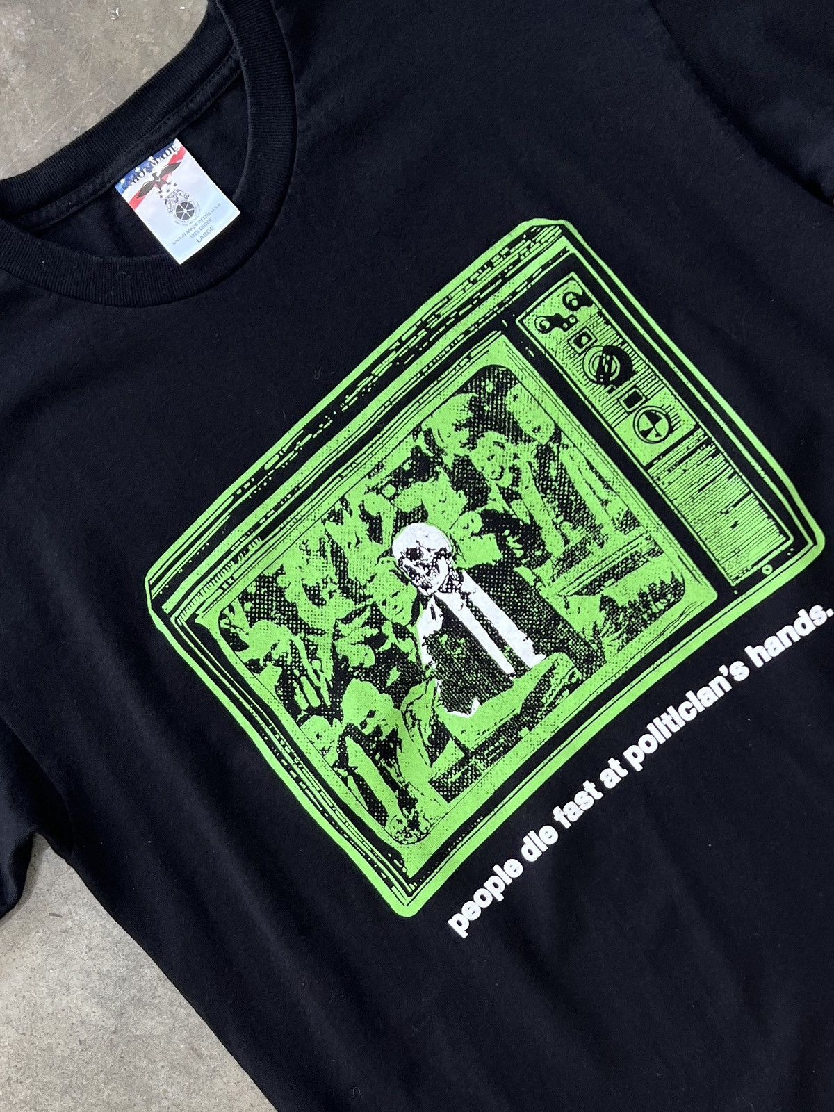 Vintage Hasan Piker Skeleton Politician Hands Activism Social Tee LG Size US L / EU 52-54 / 3 - 1 Thumbnail