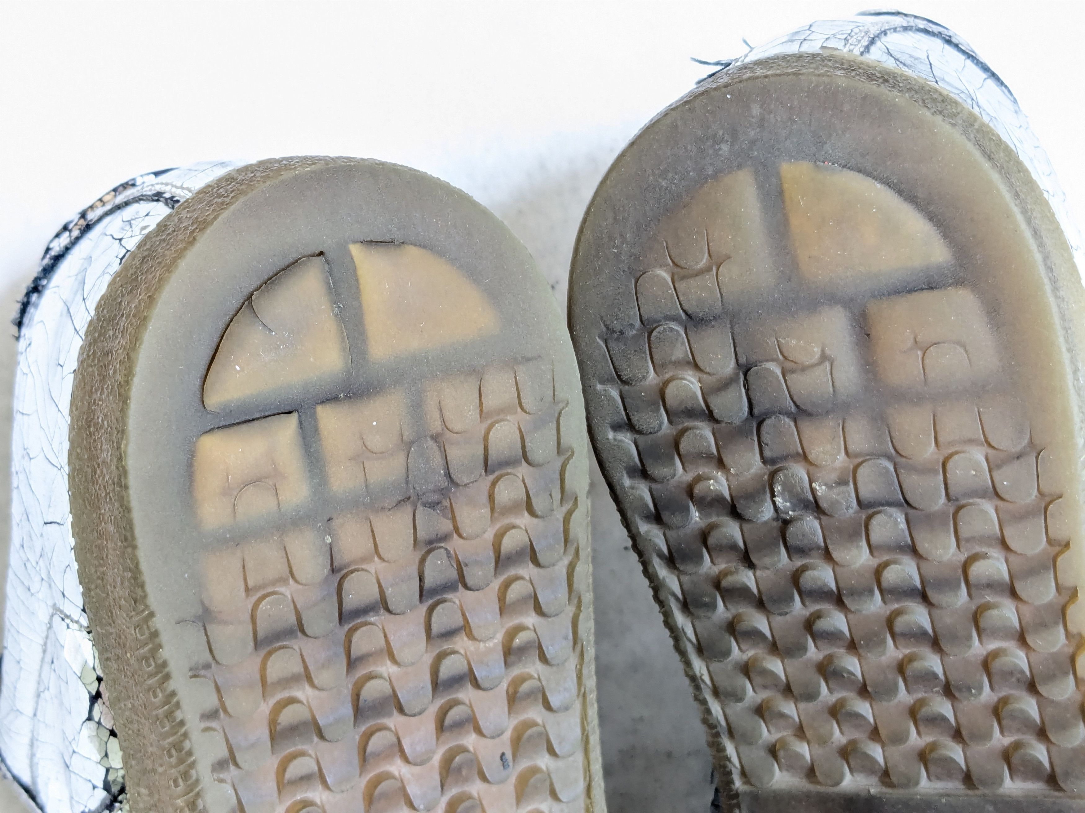 Maison Margiela Maison Margiela Replica GAT Silver 9 42 Low Tops Size US 9 / EU 42 - 18 Thumbnail