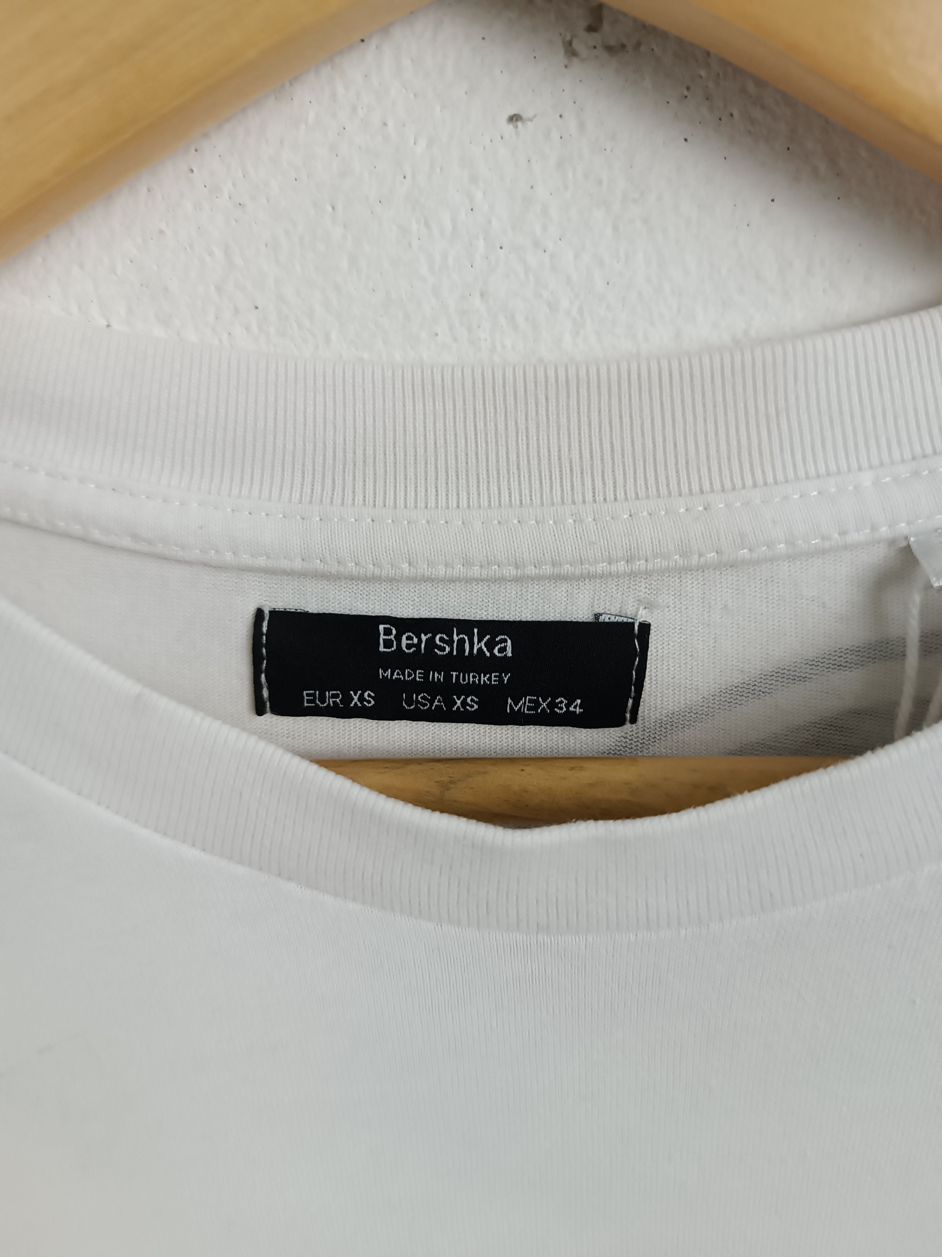 Japanese Brand VINTAGE BERSHKA DISCOVERY RARE DESIGN NASA SPACE TEE Size US M / EU 48-50 / 2 - 8 Thumbnail