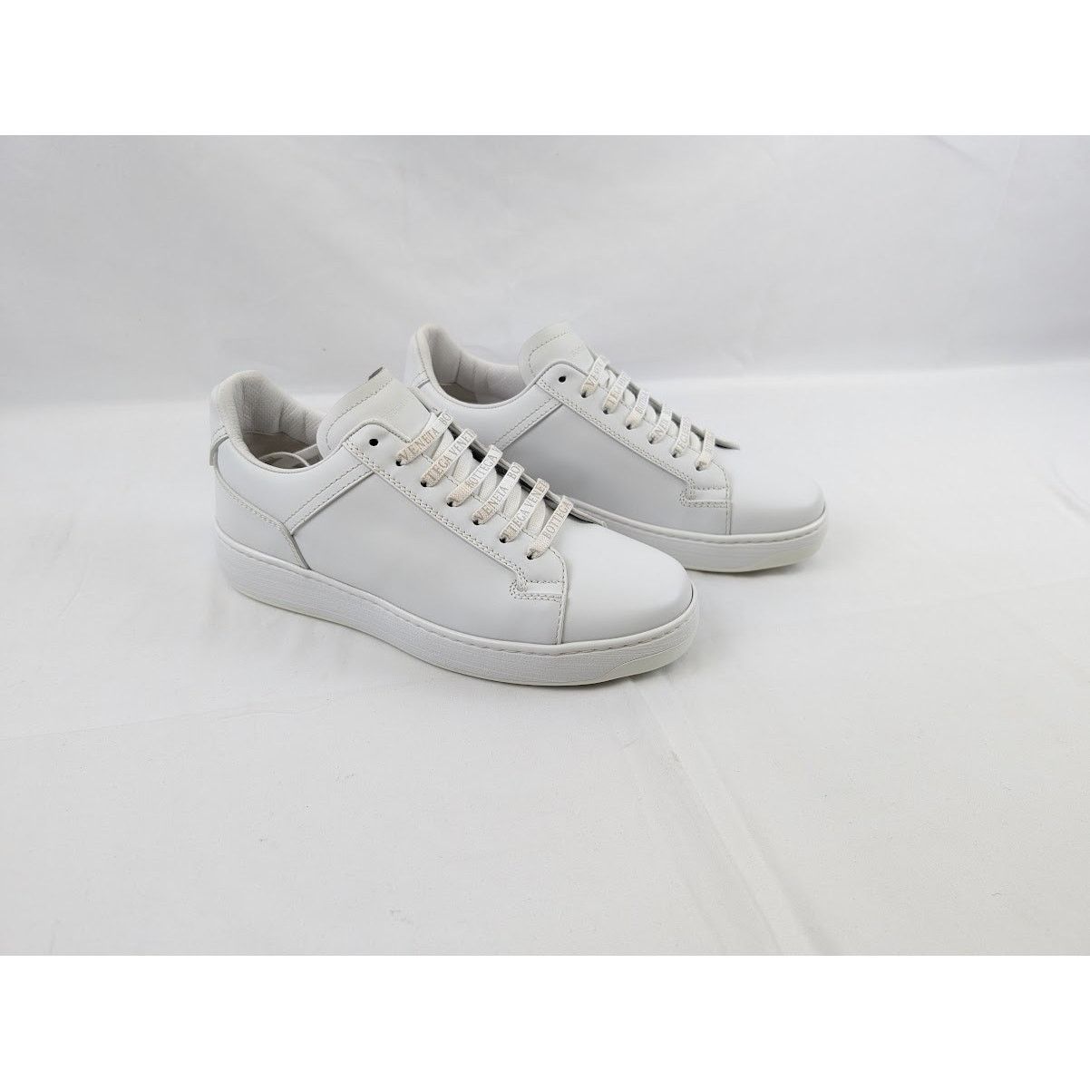 Bottega Veneta o1rshd1 Bolt Calf Sneaker Pelle S.GOMM in Optic White Size US 8 / EU 41 - 1 Thumbnail