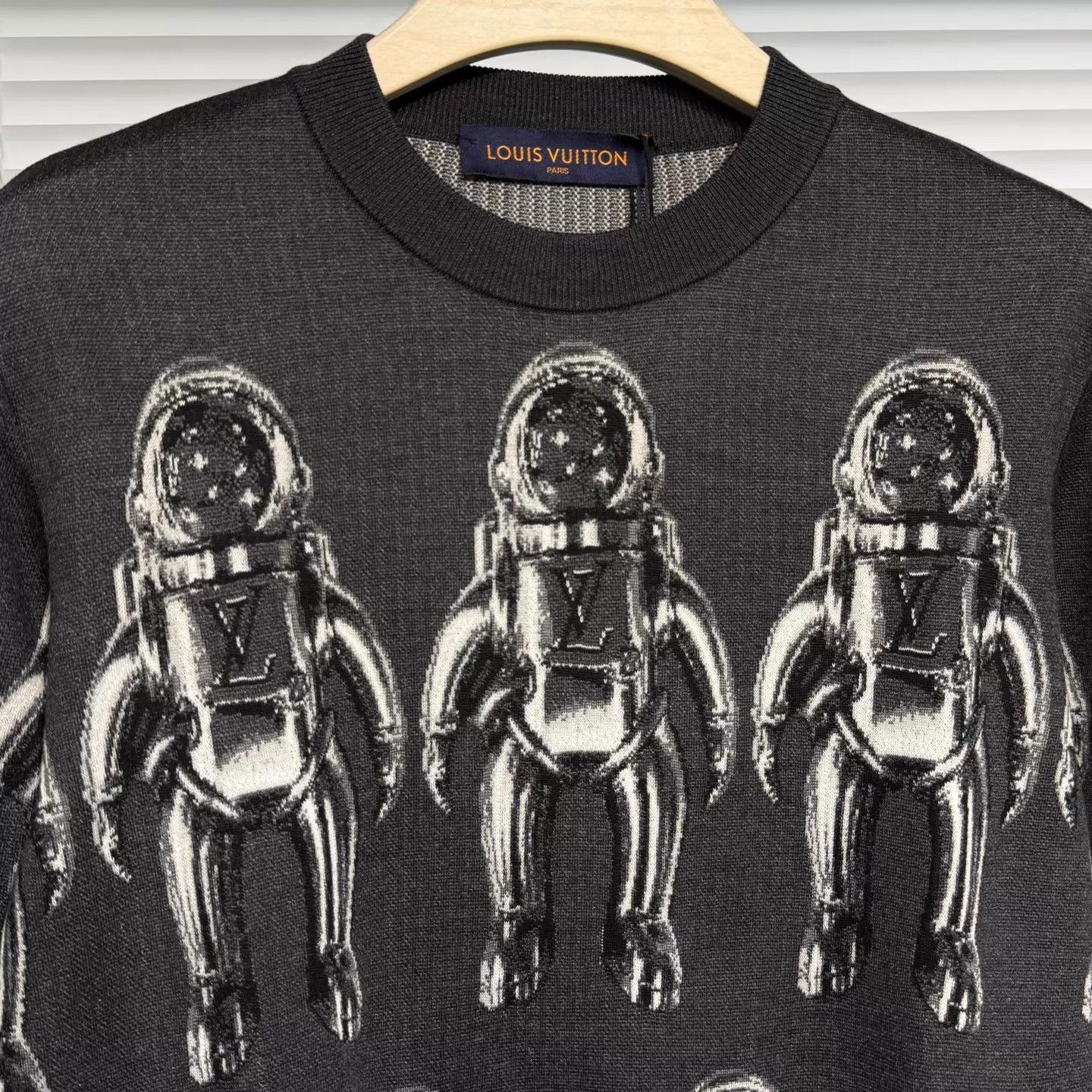 Louis Vuitton LV Knit Sweater Astronaut Pattern Dark Gray M Size US M / EU 48-50 / 2 - 3 Thumbnail