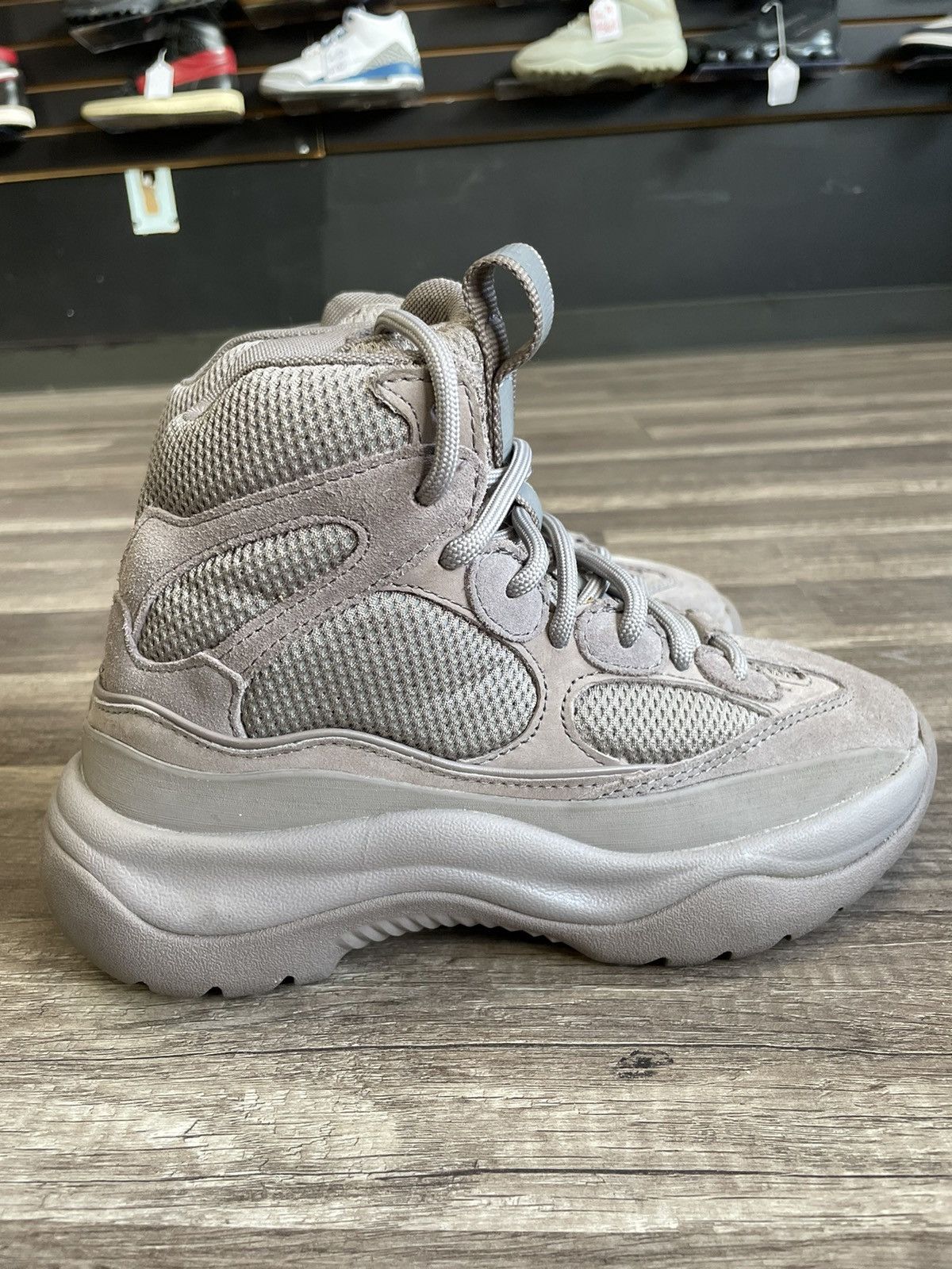 Yeezy Yeezy Desert Boot Cinder Size US 5 / EU 37 - 3 Thumbnail