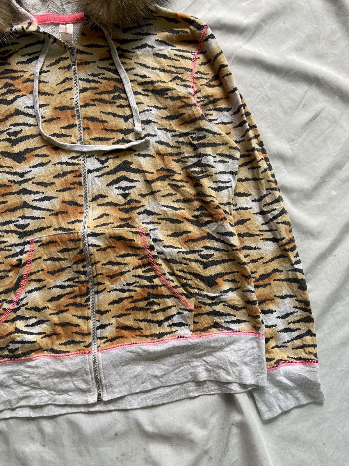Japanese Brand TIGER PRINTED FUR ZIP HOODIE Size US S / EU 44-46 / 1 - 3 Thumbnail