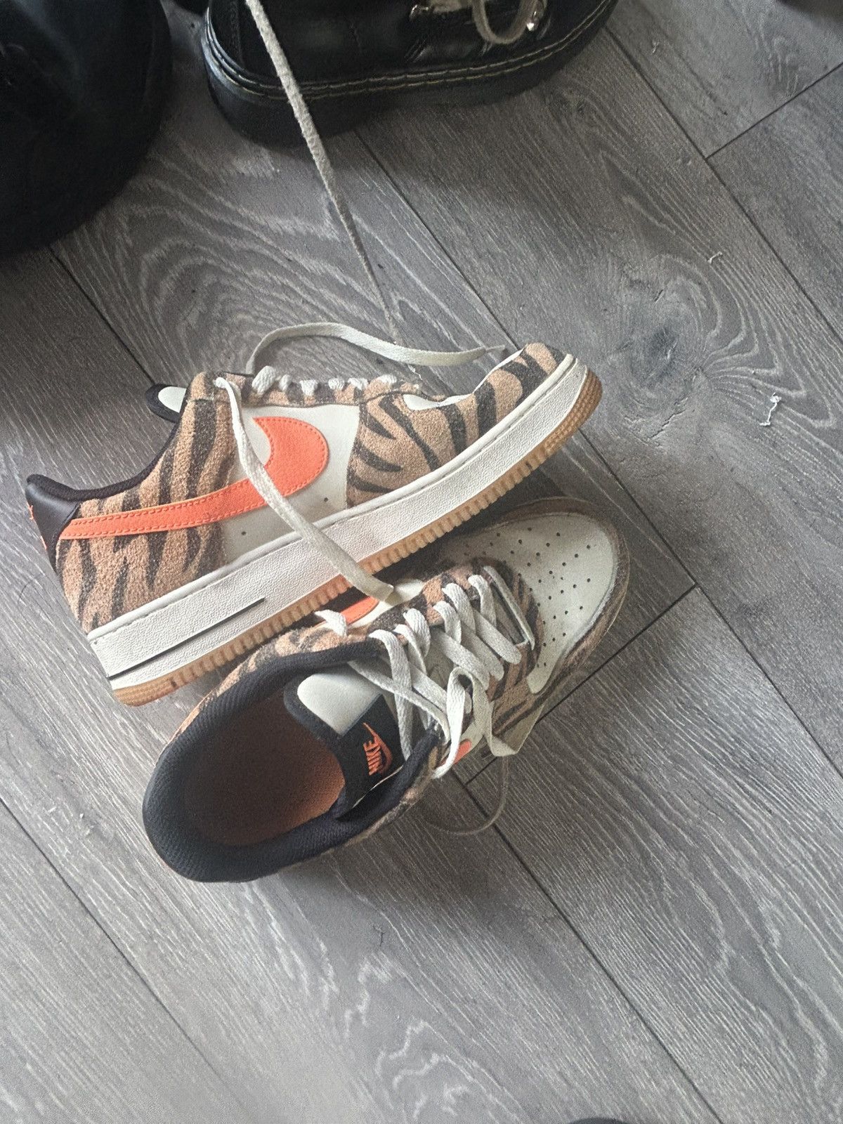 Nike 2021 Nike Airforce One Low ‘Daktari Stripes’ Size US 8 / EU 41 - 7 Thumbnail