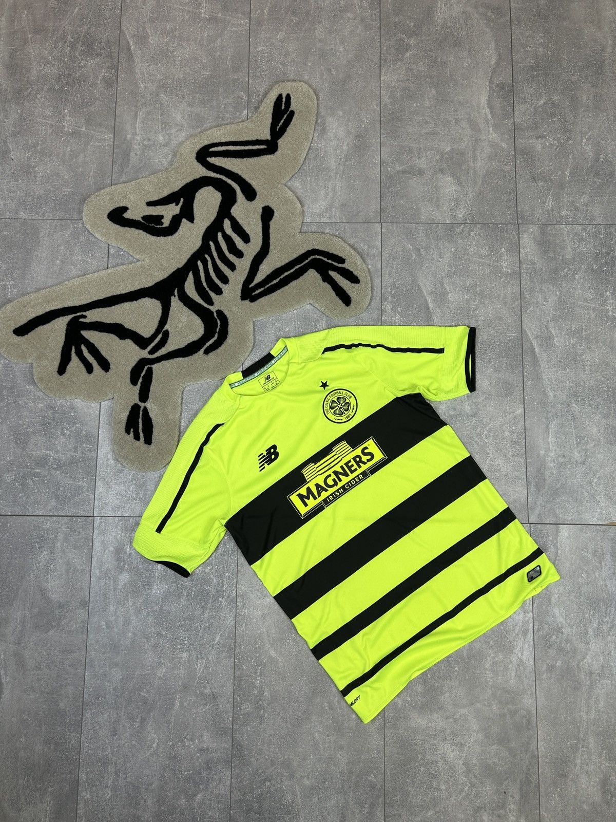 New Balance Mens Vintage New Balance FC Celtic T Shirt soccer jersey tee Size US S / EU 44-46 / 1 - 12 Thumbnail