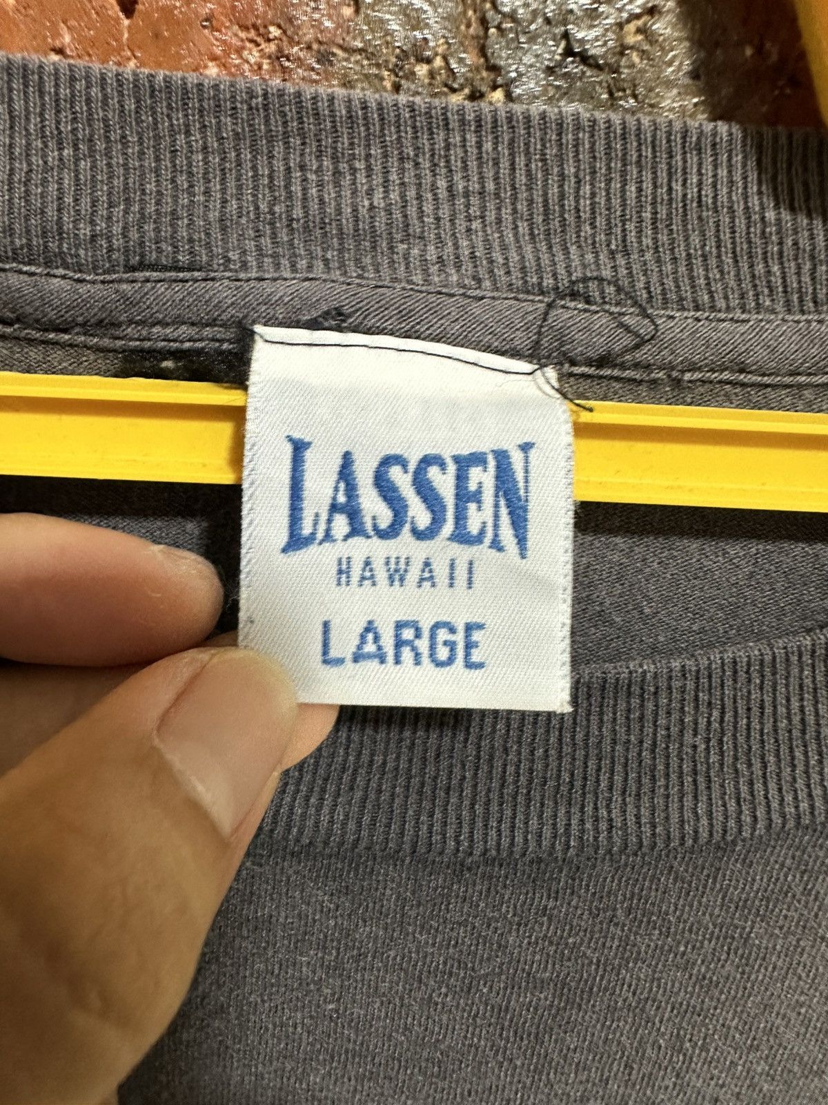 Vintage Vintage 90s Lassen Hawaii Sun Faded Tee Size US L / EU 52-54 / 3 - 5 Thumbnail