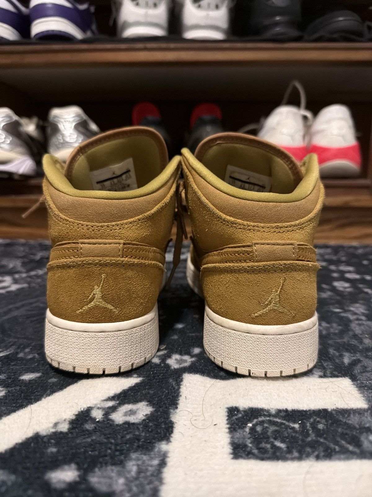 Jordan Brand Air Jordan 1 Retro Mid "Golden Harvest/Sail" Size US 5 / EU 37 - 5 Thumbnail
