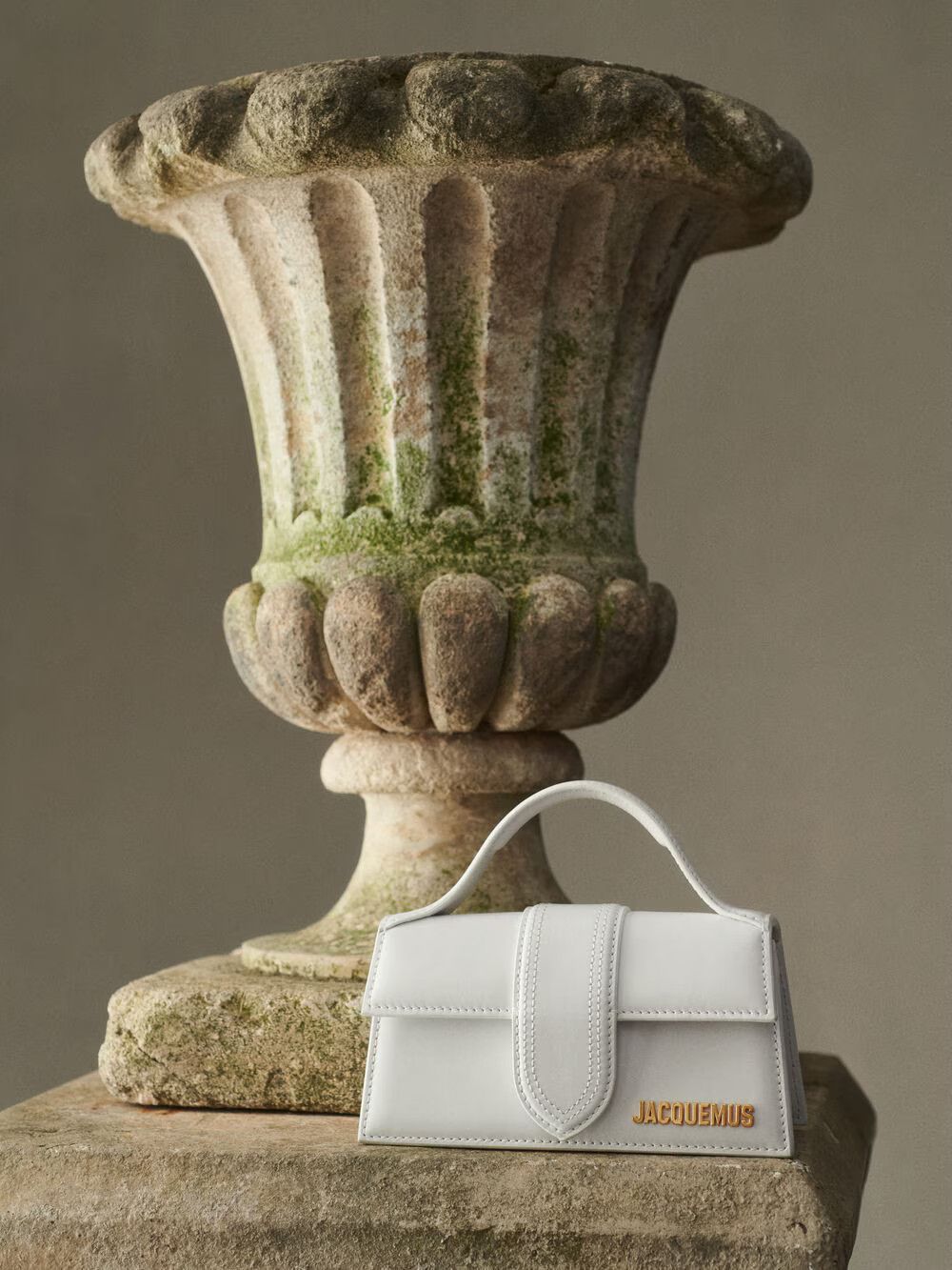 Jacquemus o1la1rc1a0925 Size: OS / Le Bambino Bag in White Size ONE SIZE - 8 Thumbnail
