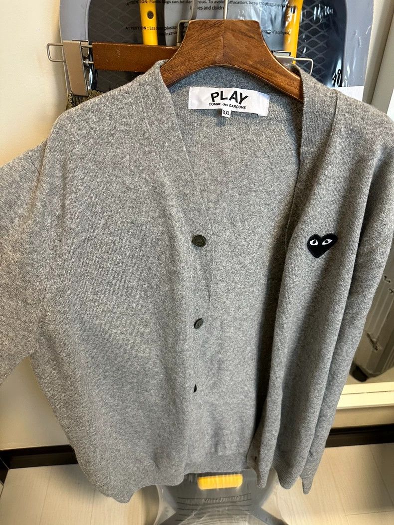 Comme des Garcons Comme Des Garcons Grey classic knitted black heart sweater Size US XXL / EU 58 / 5 - 3 Thumbnail