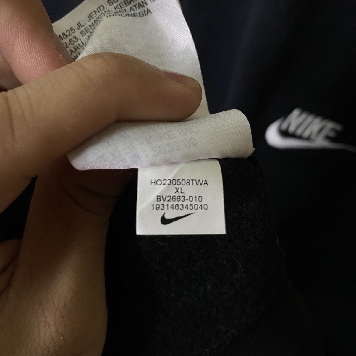 Nike Y2K Nike Essential Embroidery Swoosh Crewneck Sweatshirt Size US XL / EU 56 / 4 - 5 Thumbnail