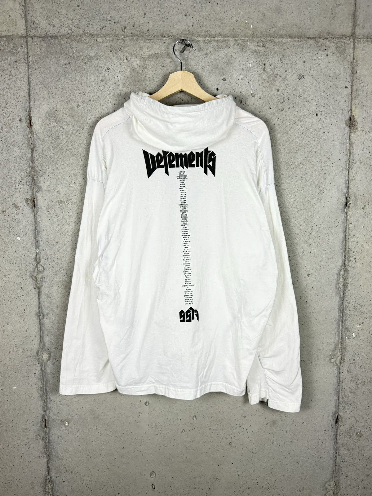 Vetements Rare Vetements SS17 Staff Hoodie White - Medium (oversized) Size US M / EU 48-50 / 2 - 2 Thumbnail