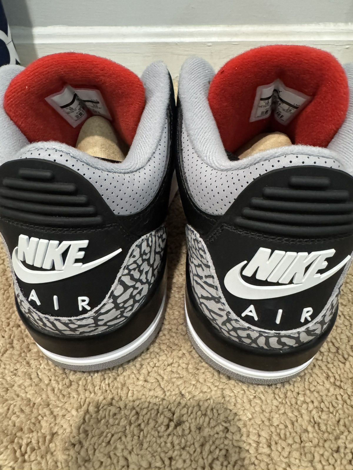 Jordan Brand Jordan 3 Black cement 2018 Size US 10 / EU 43 - 3 Thumbnail