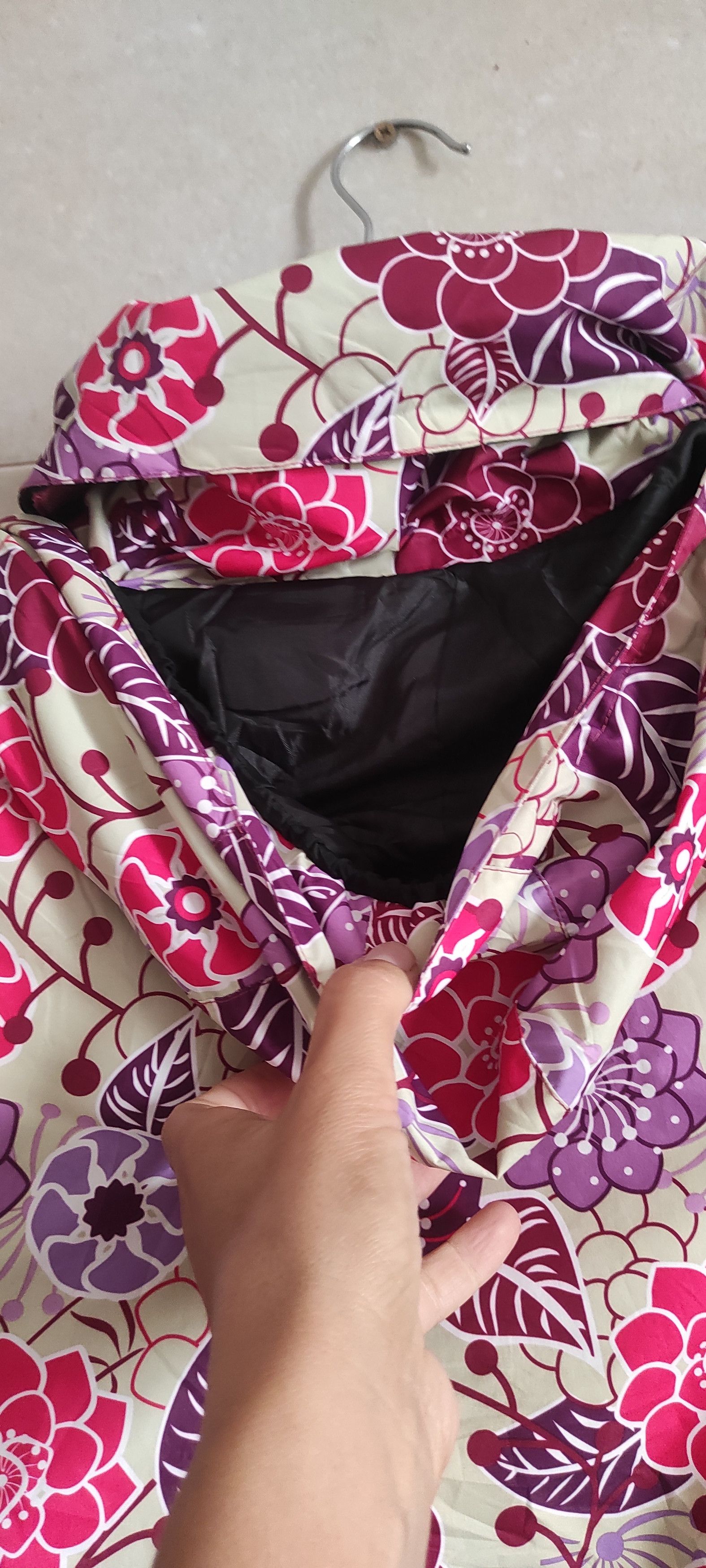 Other Berg Outdoor Weatherproof Floral waterproof Hooded Jacket Size S / US 4 / IT 40 - 7 Thumbnail