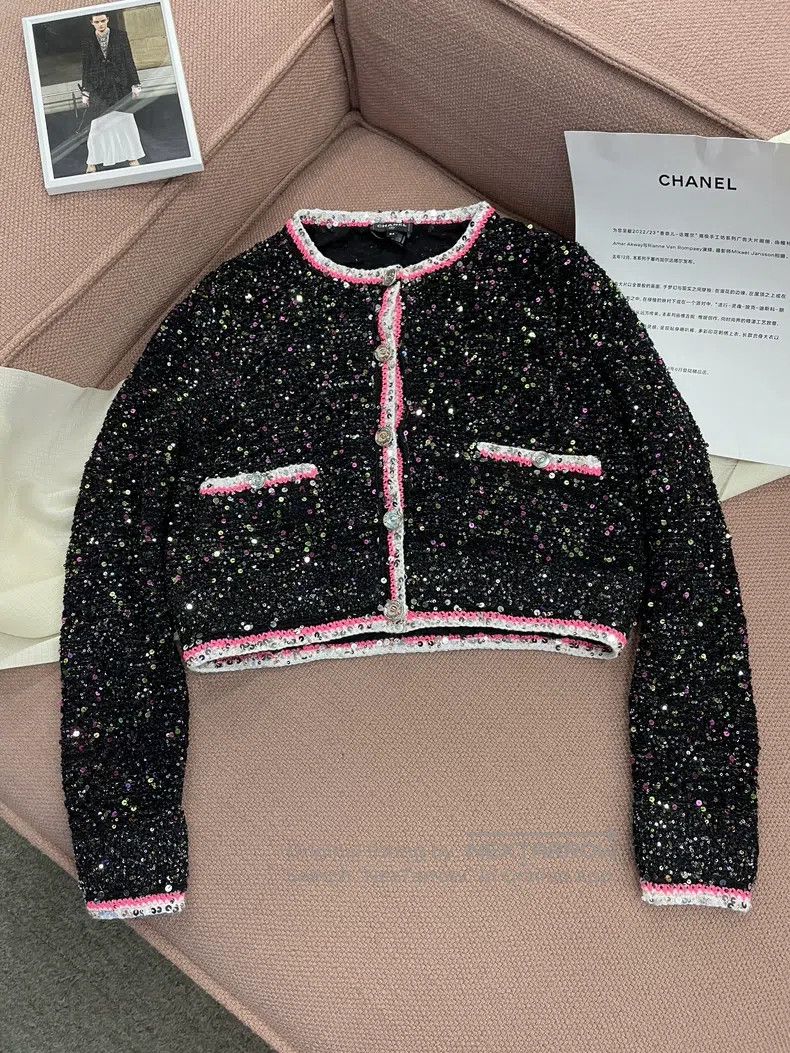 Chanel Chanel 24C black background colour sequin cardigan jacket Size XXS / US 00 / IT 34 - 1 Thumbnail