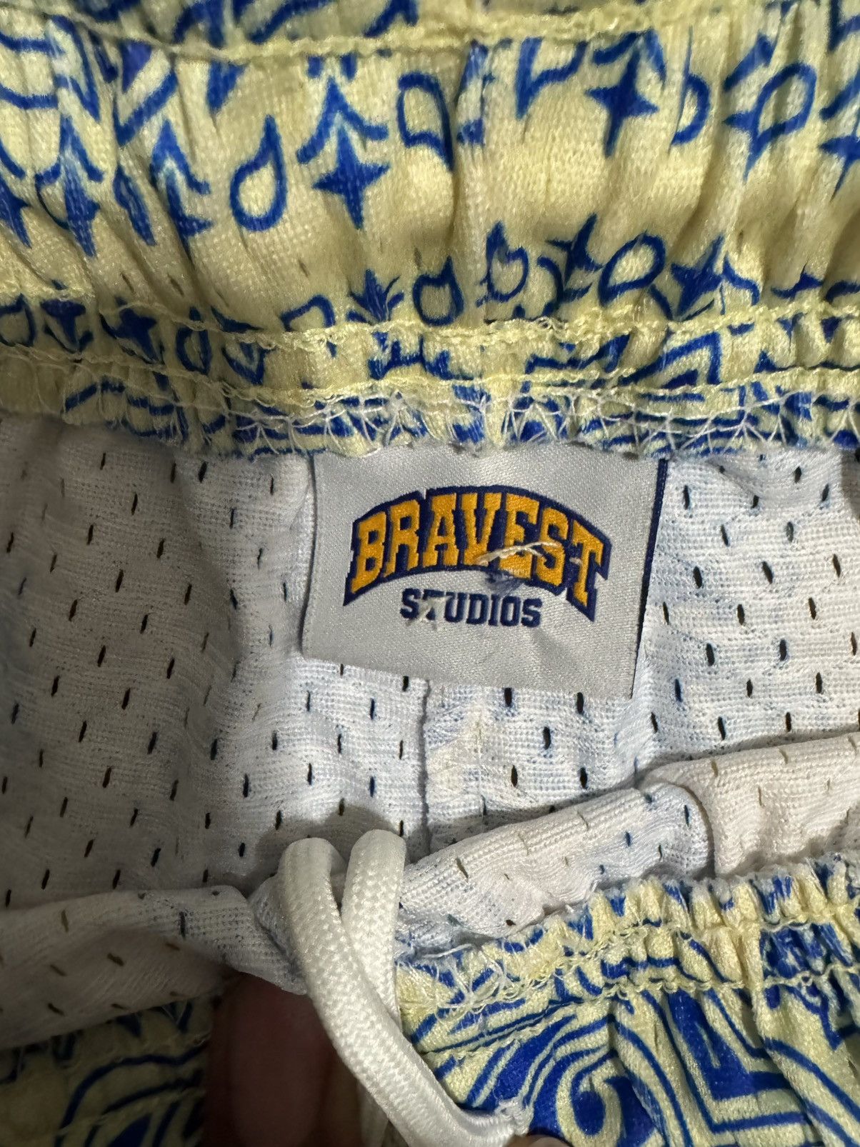 Bravest Studios Yellow and Blue paisley shorts Size US 29 - 2 Thumbnail