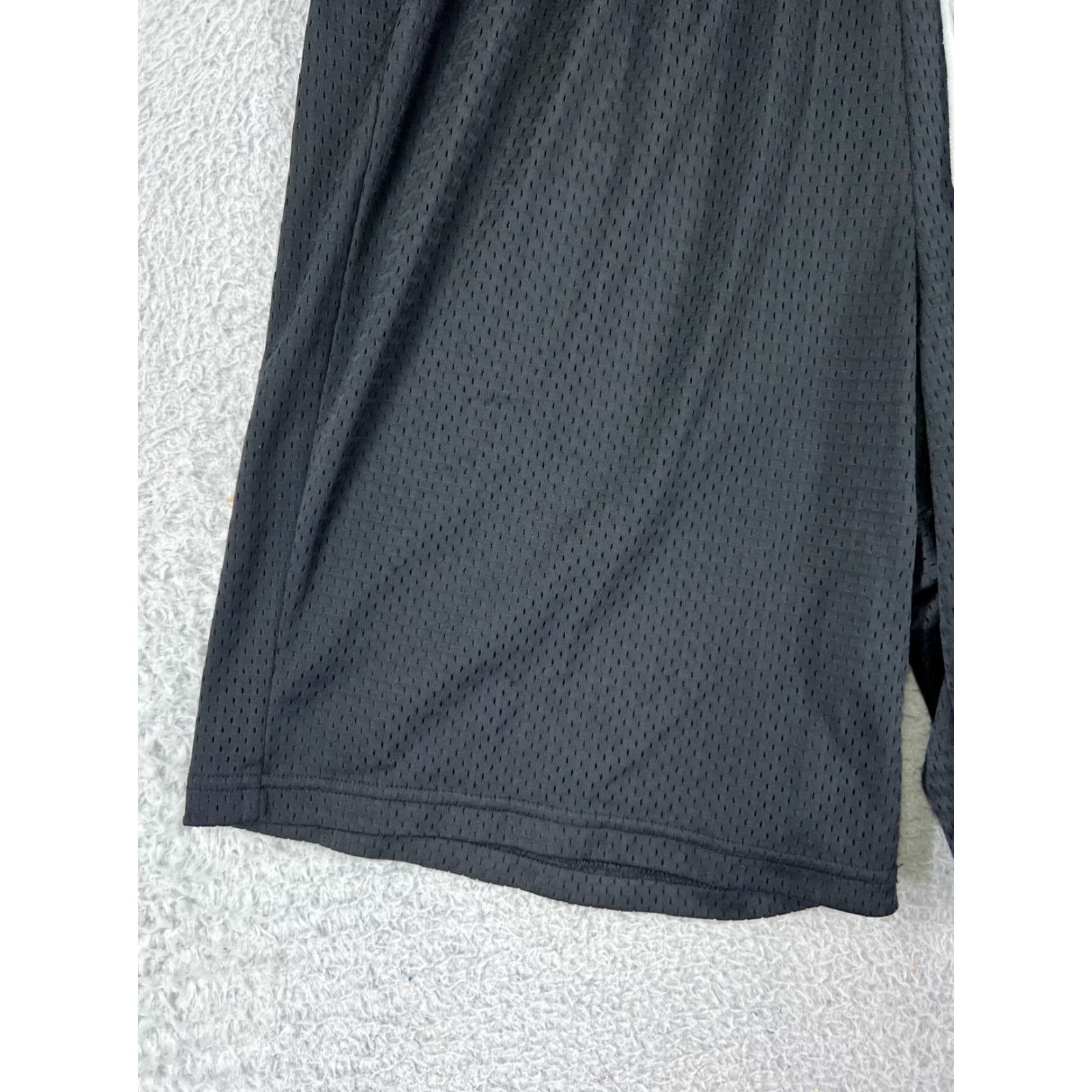 Under Armour Under Armour Shorts Men Large Black Running Lined 100% Polyester Elastic Waist Size US 33 - 5 Thumbnail