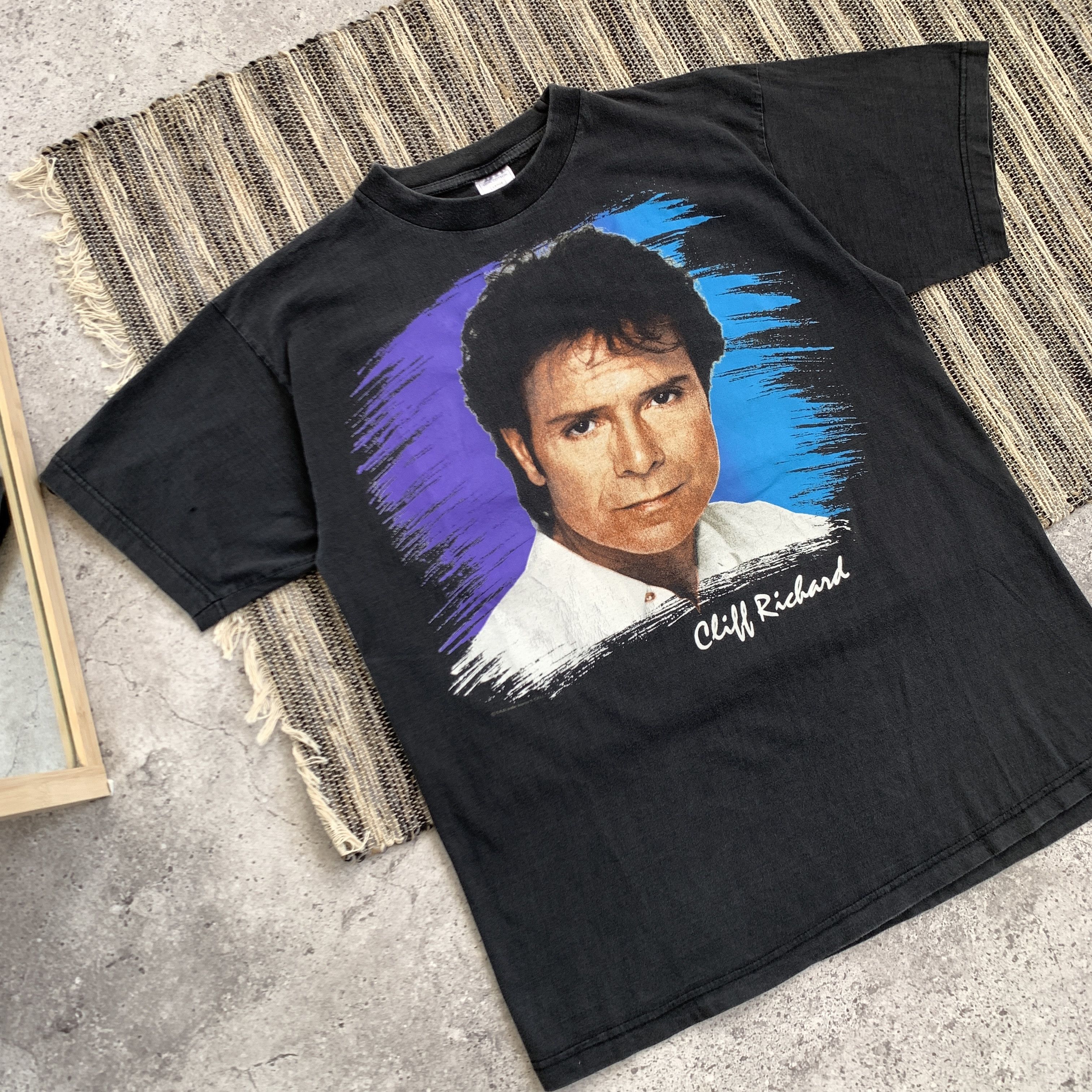 Band Tees Vintage 1994 Cliff Richard Black Rare Graphic Tee Shirt Size US L / EU 52-54 / 3 - 3 Thumbnail