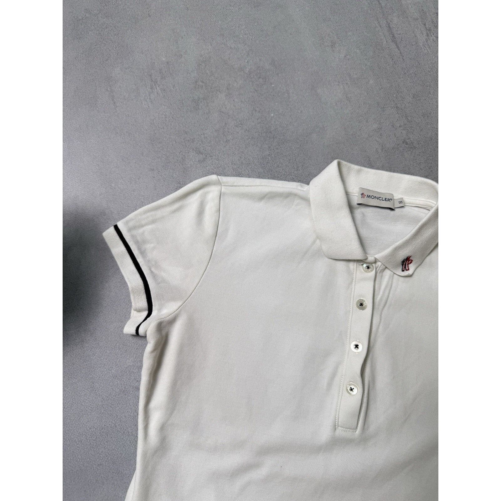 Moncler Moncler Women Polo T Shirt Collar Logo Size S White Size S / US 4 / IT 40 - 2 Thumbnail