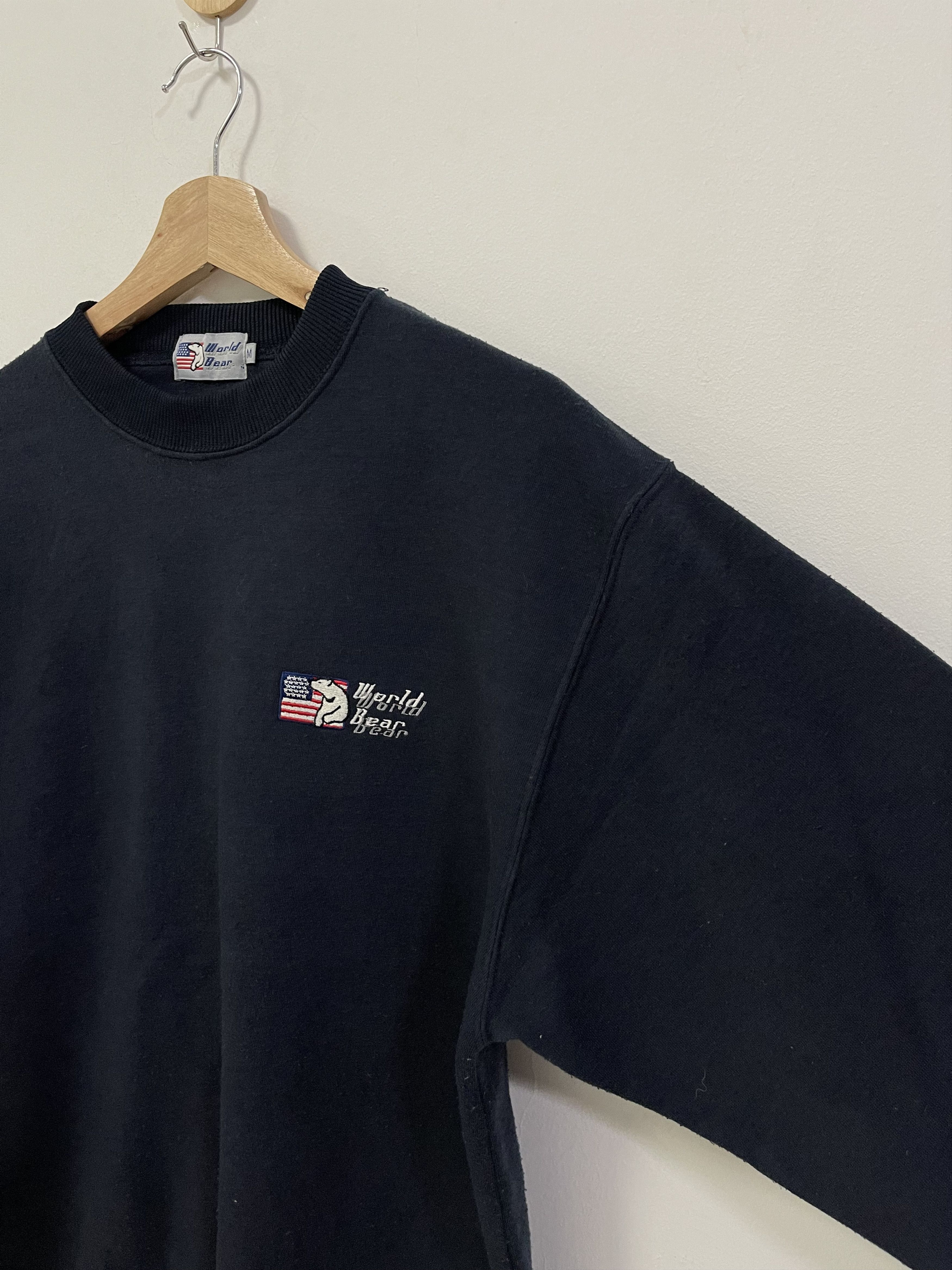 Japanese Brand Vintage World Bear Flag Mini Logo Embroidery Seeatshirt Size US S / EU 44-46 / 1 - 3 Thumbnail