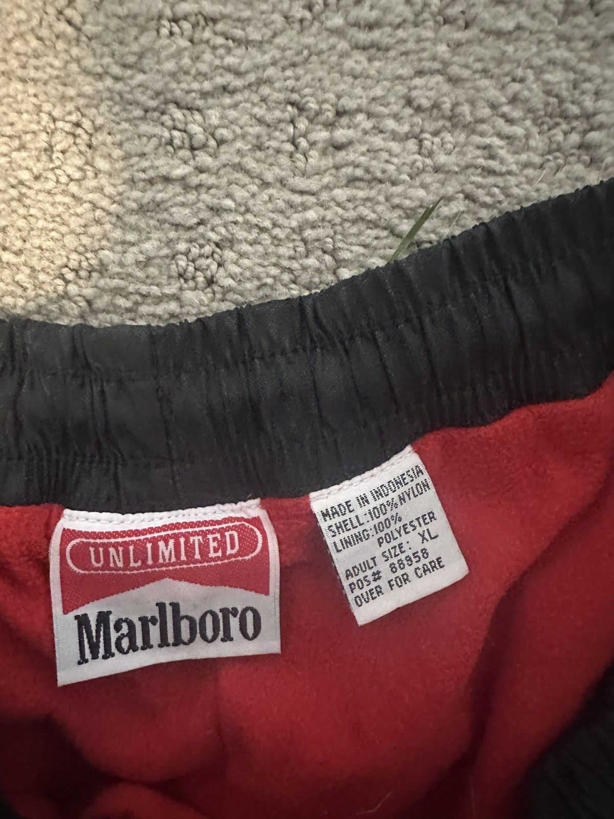 Marlboro Marlboro Fleece line Windbreaker Pants- Hole in Knee Size US 36 / EU 52 - 2 Thumbnail