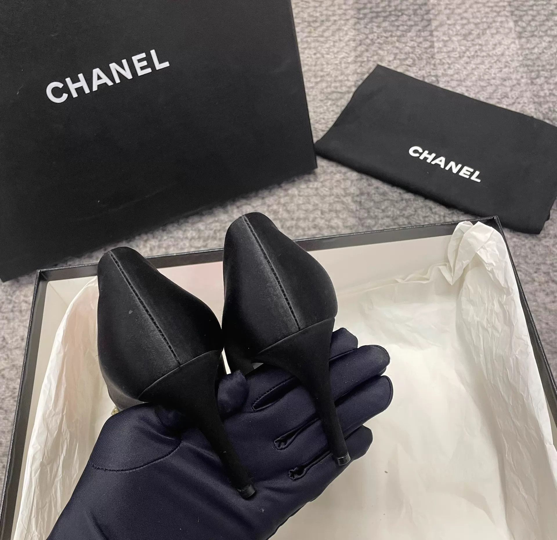 Roger Vivier Roger Vivier Women's Black Stiletto Heels 36.5 Size US 5.5 / IT 35.5 - 6 Thumbnail