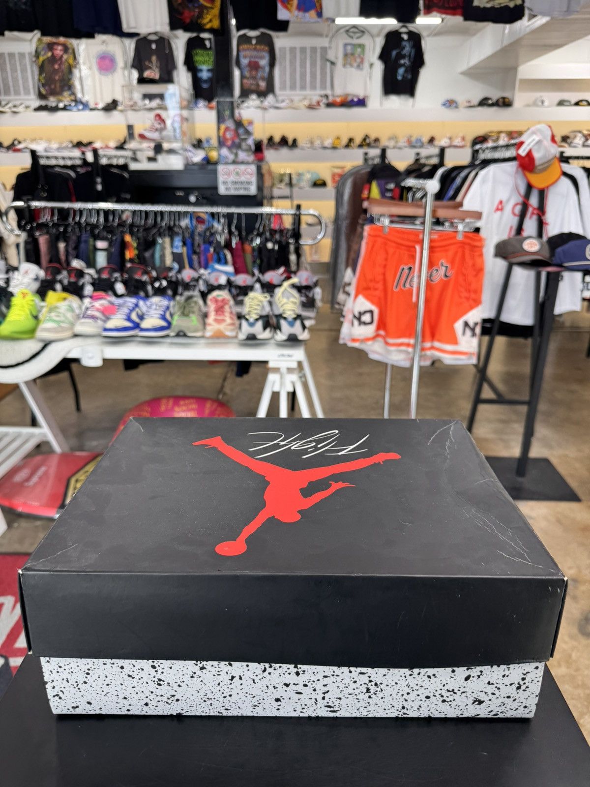 Jordan Brand Jordan 4 30th Anniversary Laser Size 10.5 (2015) Size US 10.5 / EU 43-44 - 15 Thumbnail