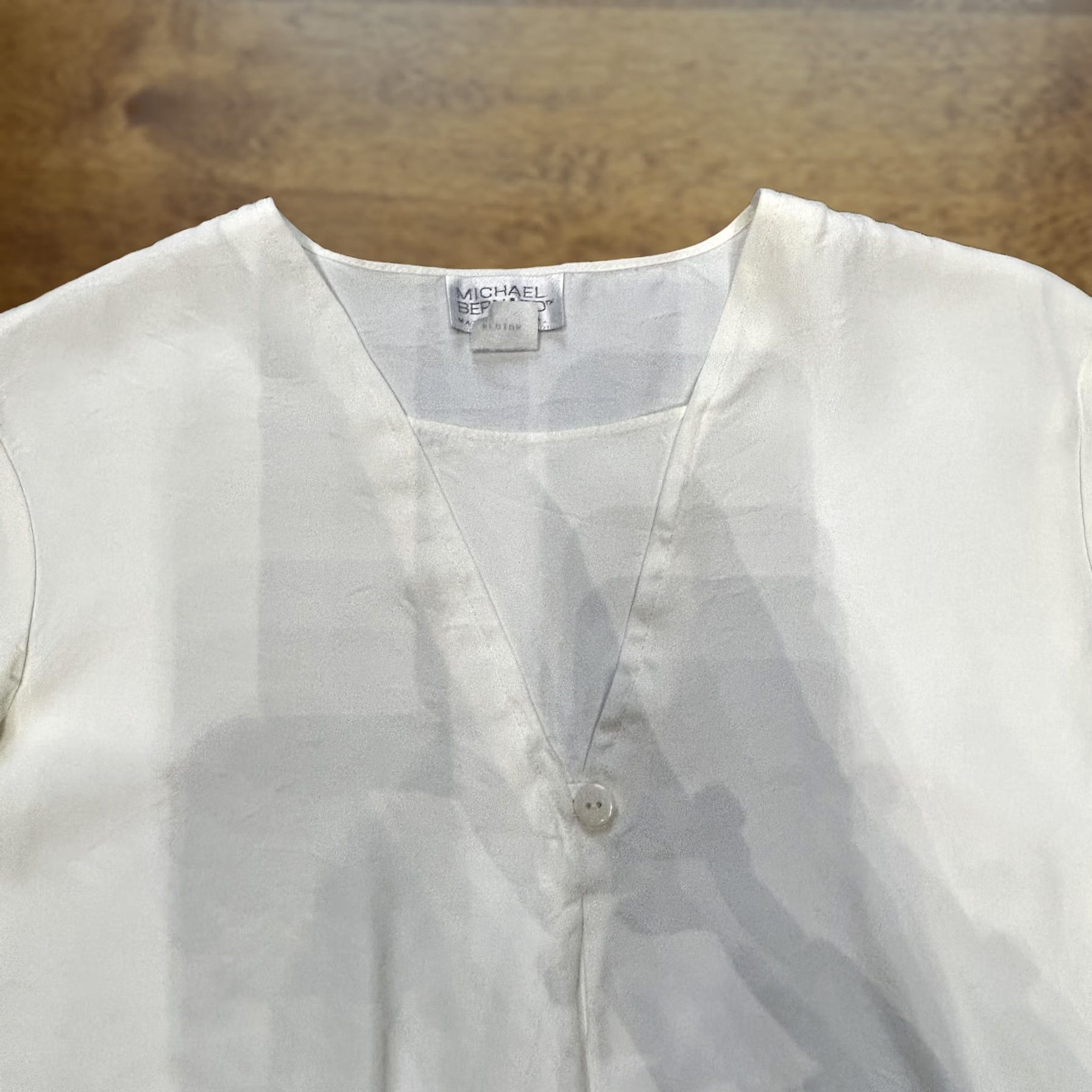 Vintage Michael Bernard Blouse Womens Medium White V Neck Long Sleeve Top Made In USA Size M / US 6-8 / IT 42-44 - 1 Thumbnail