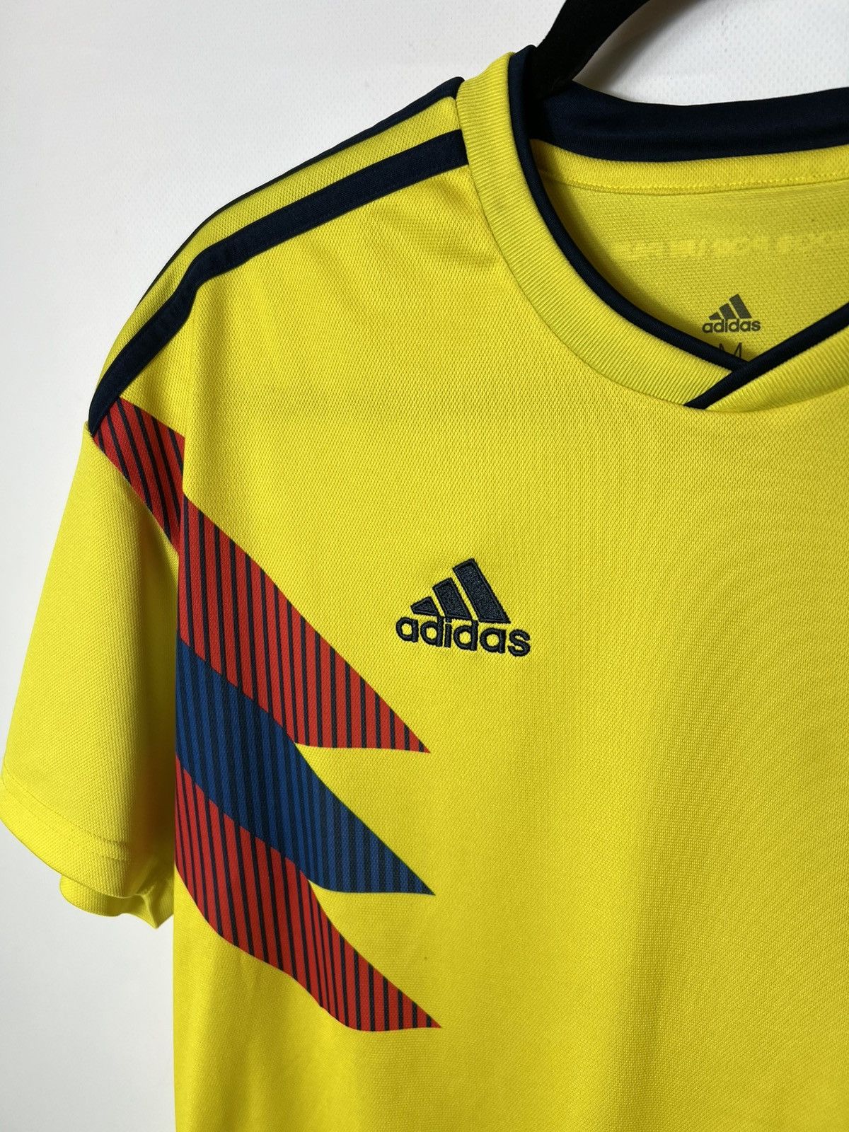 Adidas Vintage 2017 Adidas Columbia Soccer football home jersey Size US M / EU 48-50 / 2 - 4 Thumbnail