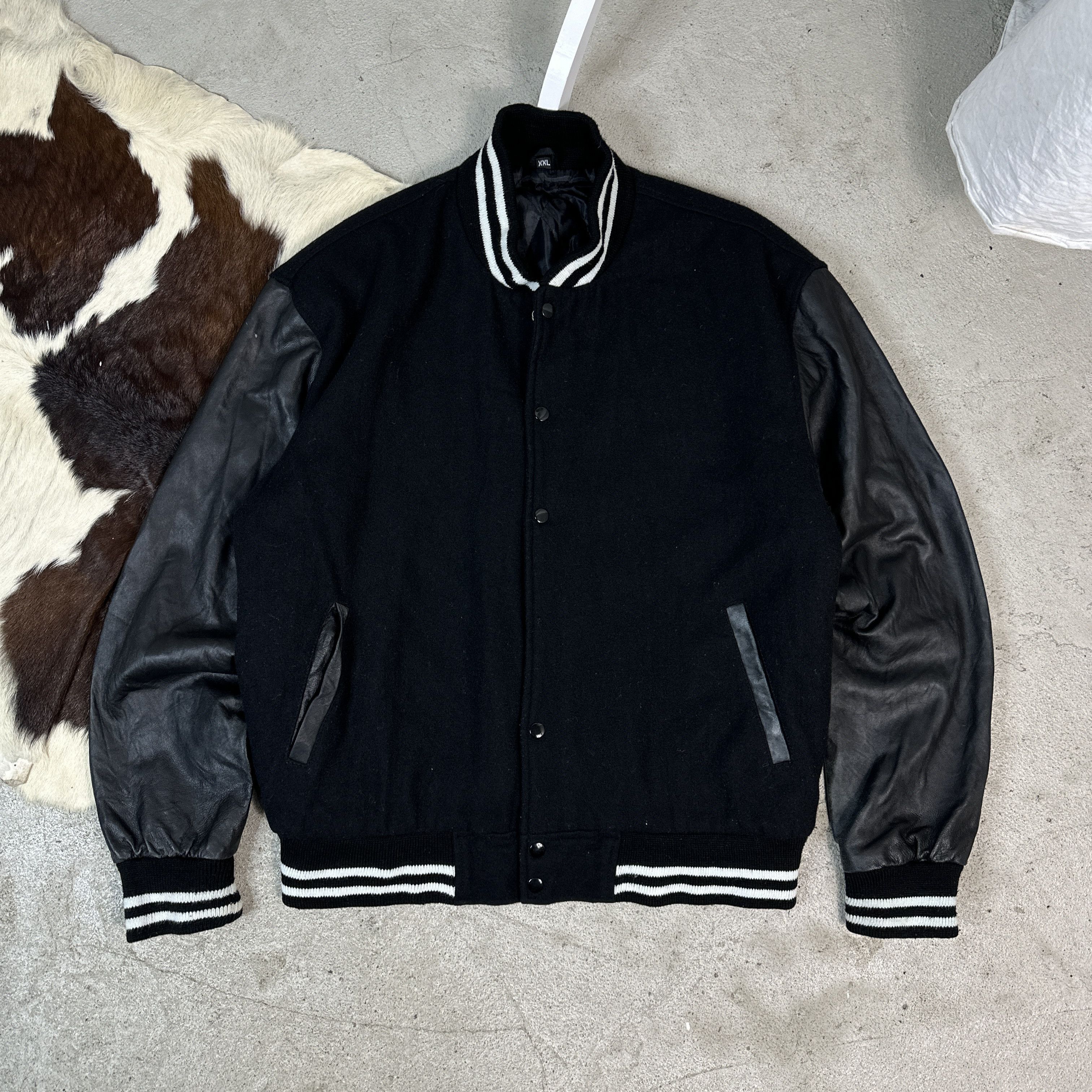 Vintage Vintage Varsity Wool & Leather Jacket Size US XXL / EU 58 / 5 - 2 Thumbnail