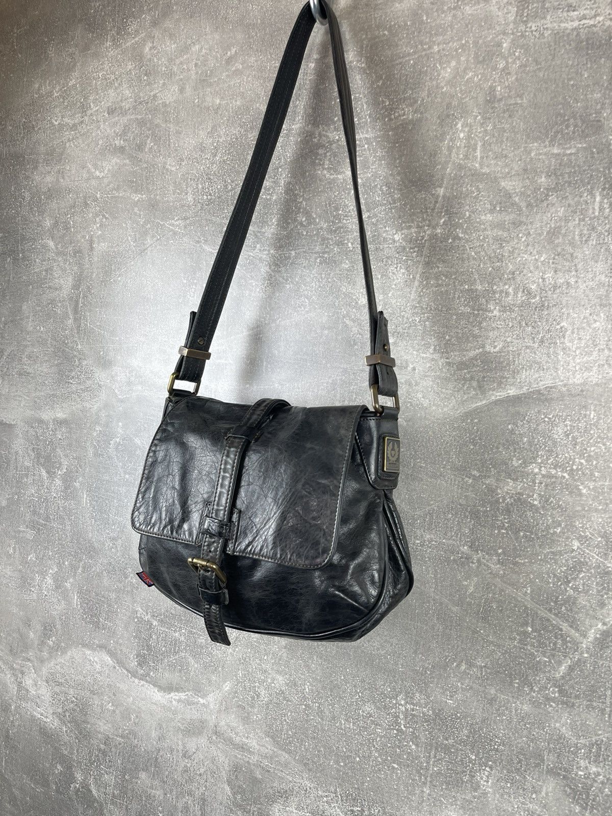 Belstaff × Vintage Belstaff Dark Wax Leather Avant Garde Biker Bag Size ONE SIZE - 1 Thumbnail