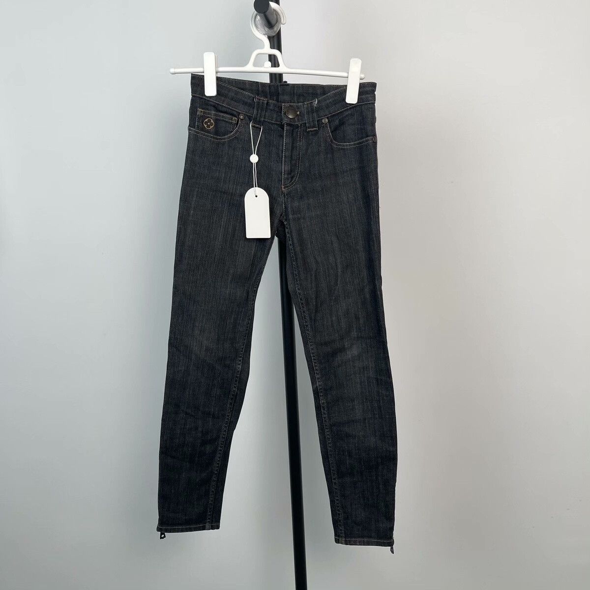 Louis Vuitton Louis Vuitton Gray Jeans Size 34 Italy Size US 34 / EU 50 - 1 Thumbnail