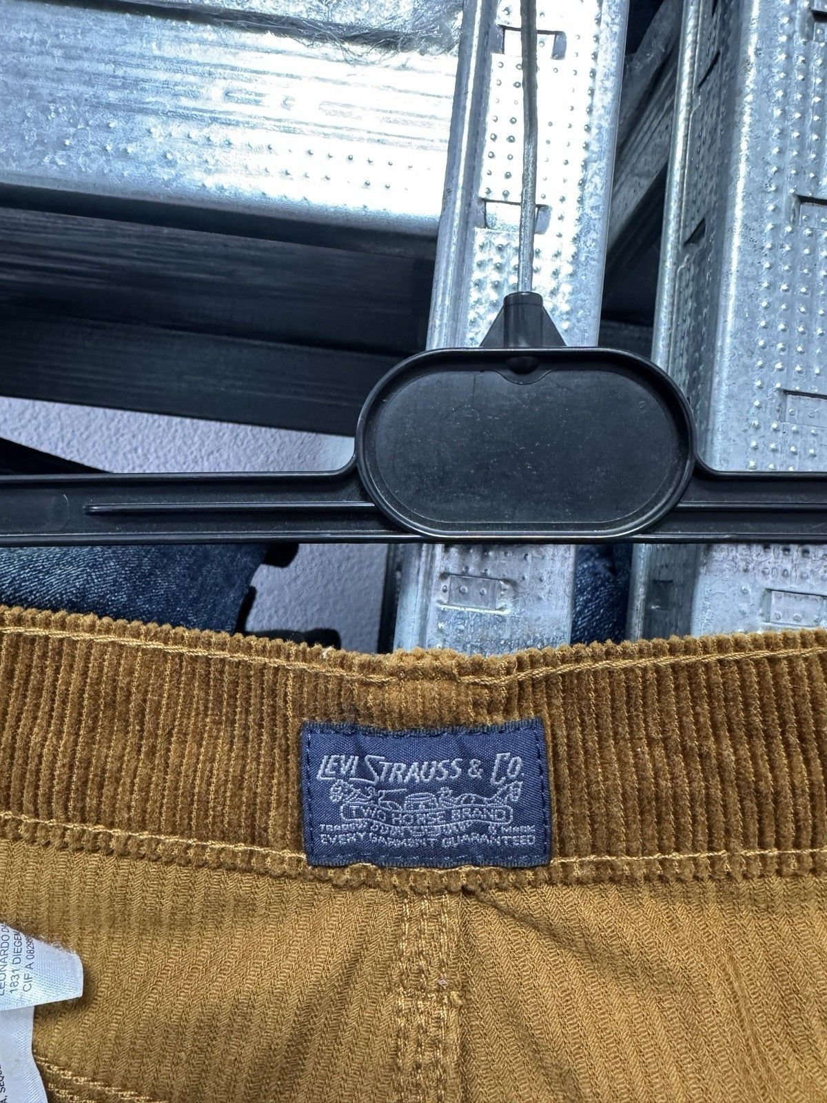 Levi's LEVIS Levi’s Premium Single Knee Velvet Pant W30 L32 Size US 30 / EU 46 - 8 Thumbnail