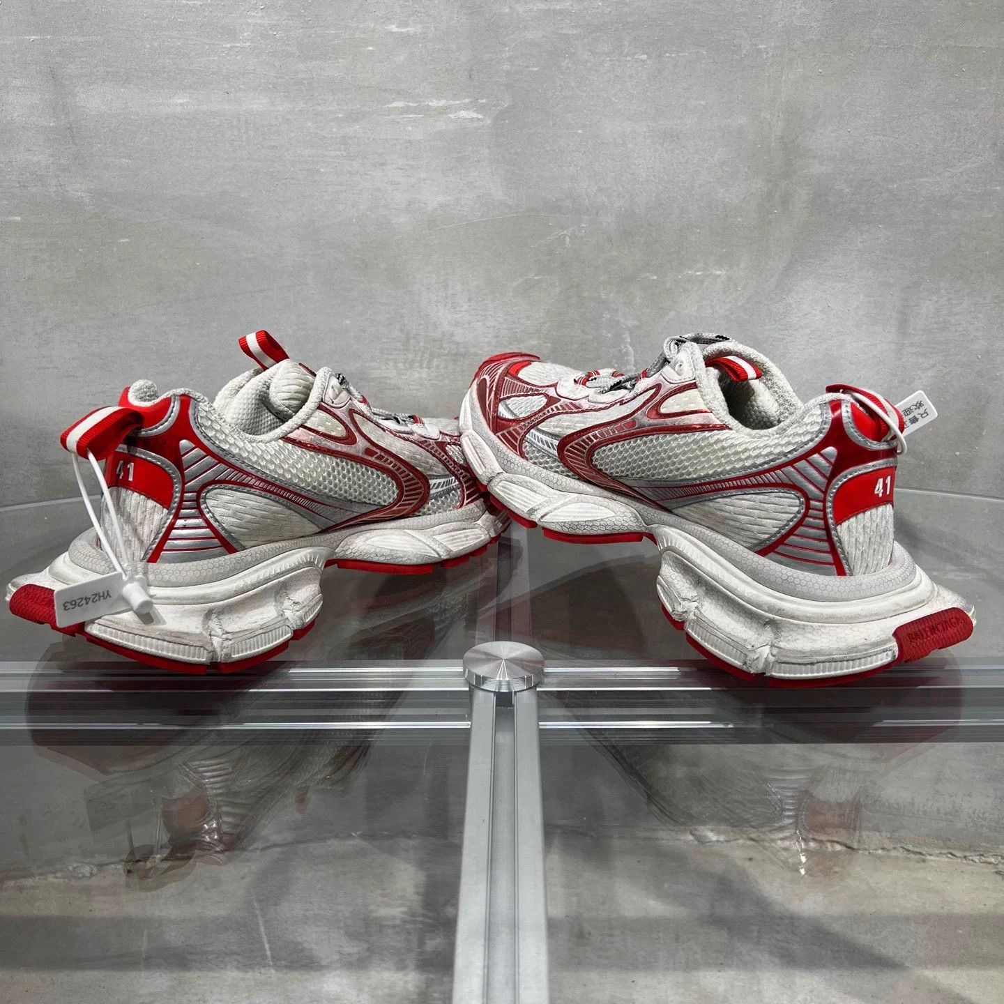 Balenciaga Balenciaga 3XL Distressed White & Red Dad Shoes EU41 Size US 8 / EU 41 - 5 Thumbnail