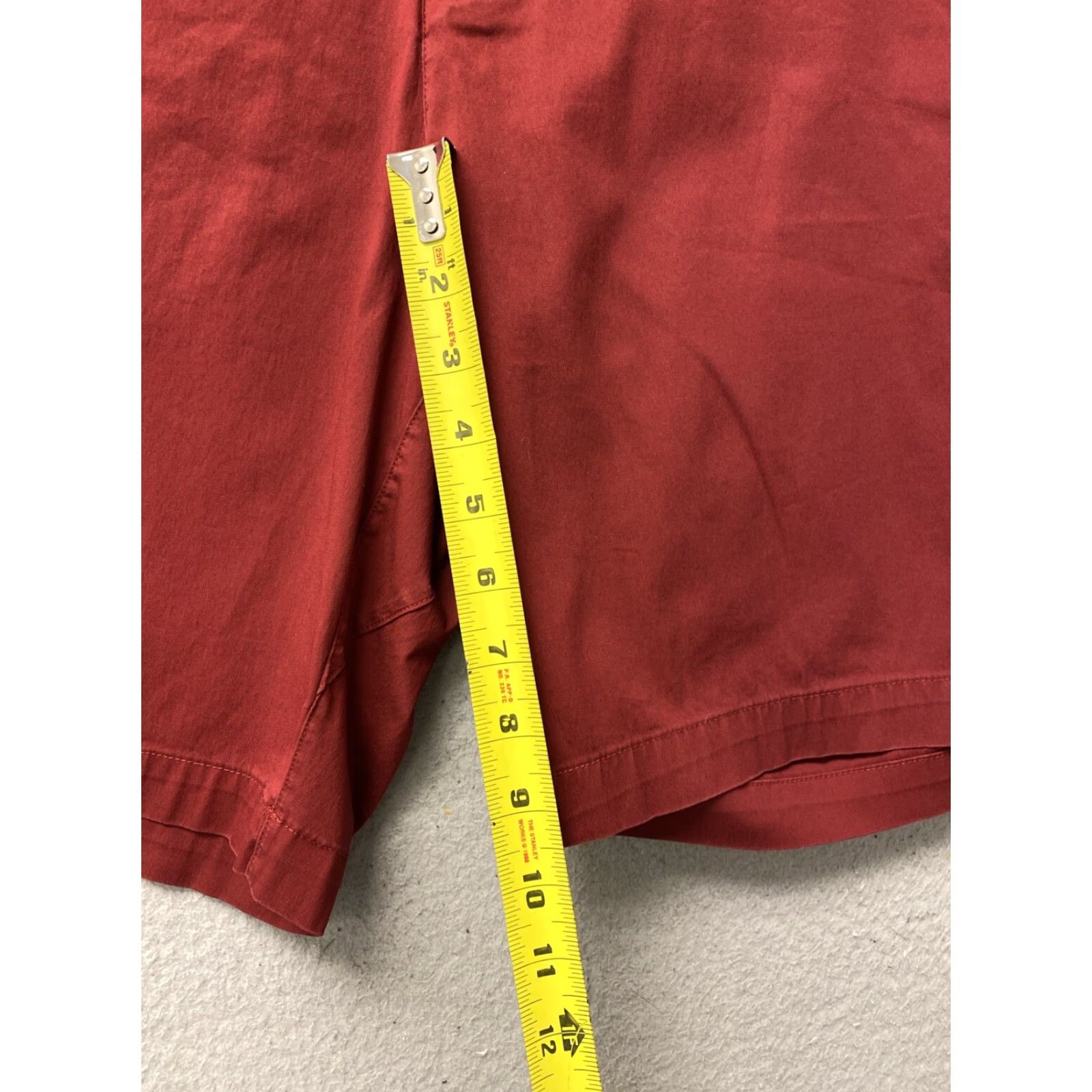 Lululemon VINTAGE Lululemon Men Shorts Chino Golf/ athleisure Size 36 Red Size US 36 / EU 52 - 5 Thumbnail