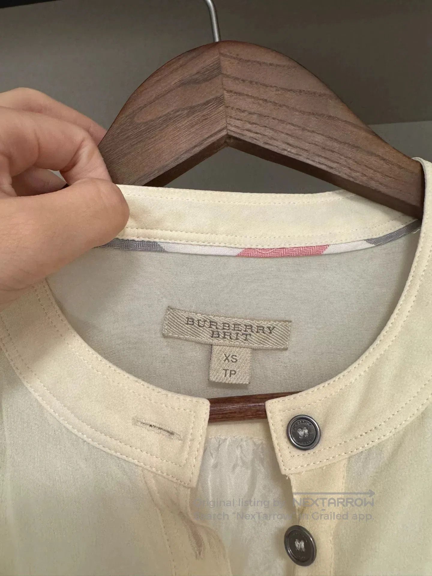 Burberry Burberry Silk Top T-Shirt. Size M / US 6-8 / IT 42-44 - 2 Thumbnail