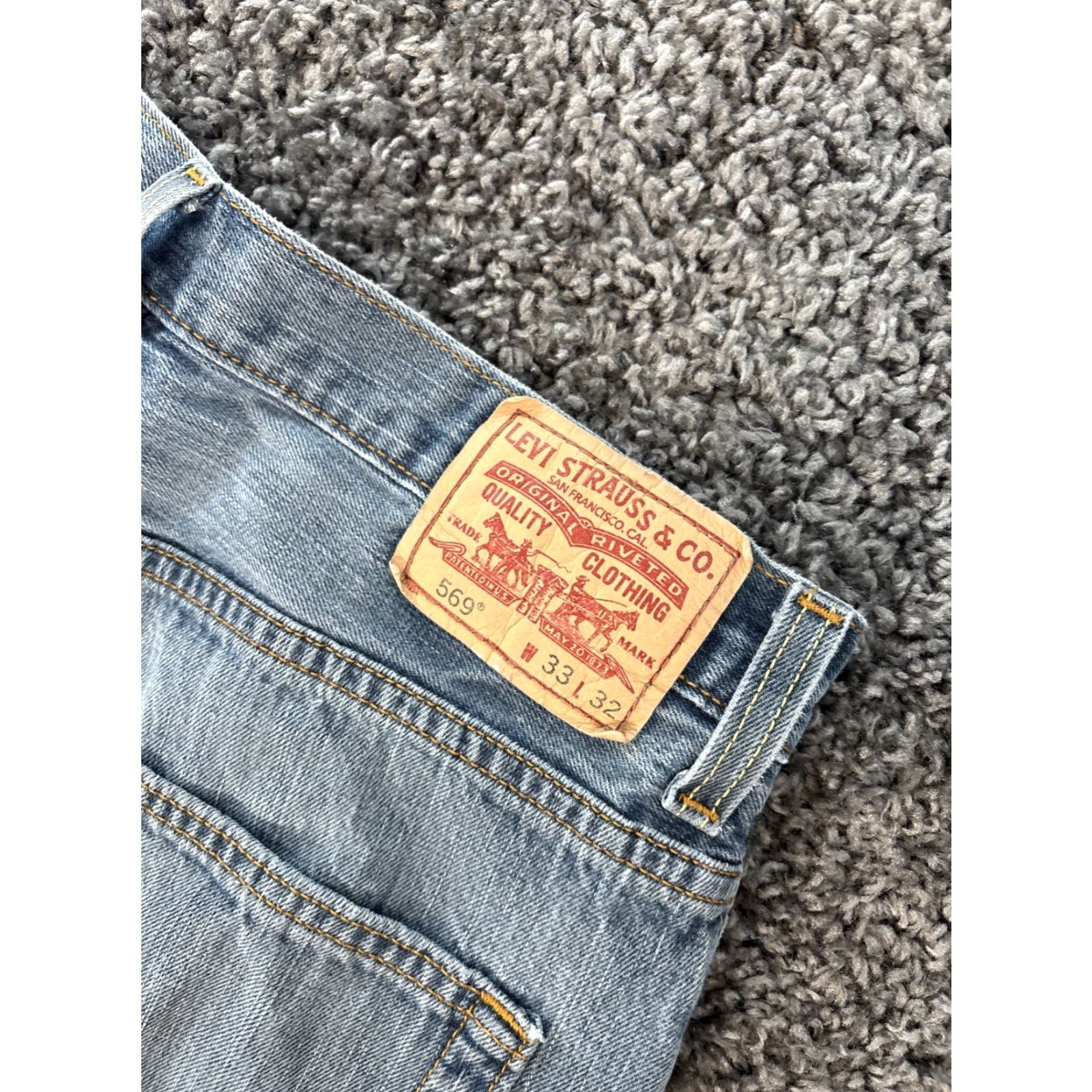 Levi's **Vintage Levi's 569 Men’s 33x30 Straight Relaxed Fit Blue Jeans** User: Vintage Levi's 569 Men’s Straight 33x30 Relaxed Fit Blue Jeans Size US 33 - 7 Thumbnail