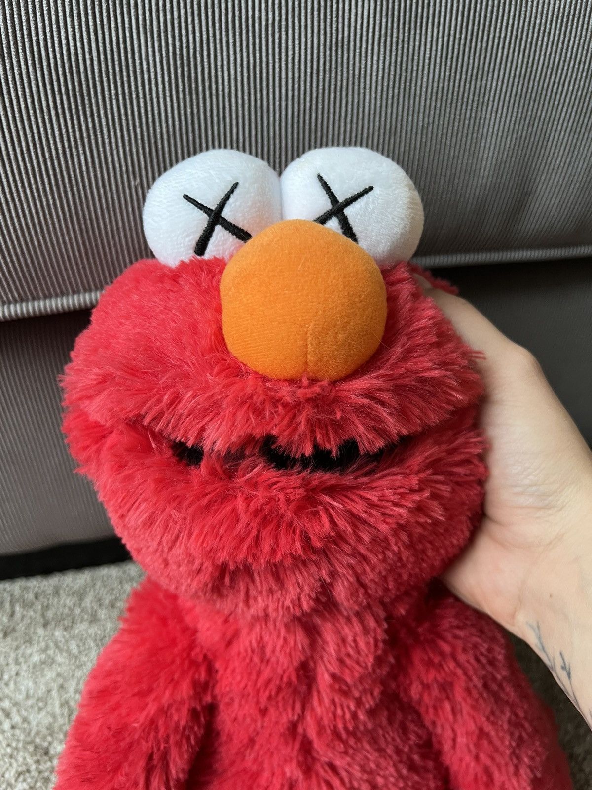 Kaws × Uniqlo Laws x uniqulo elmo plush Size ONE SIZE - 2 Thumbnail