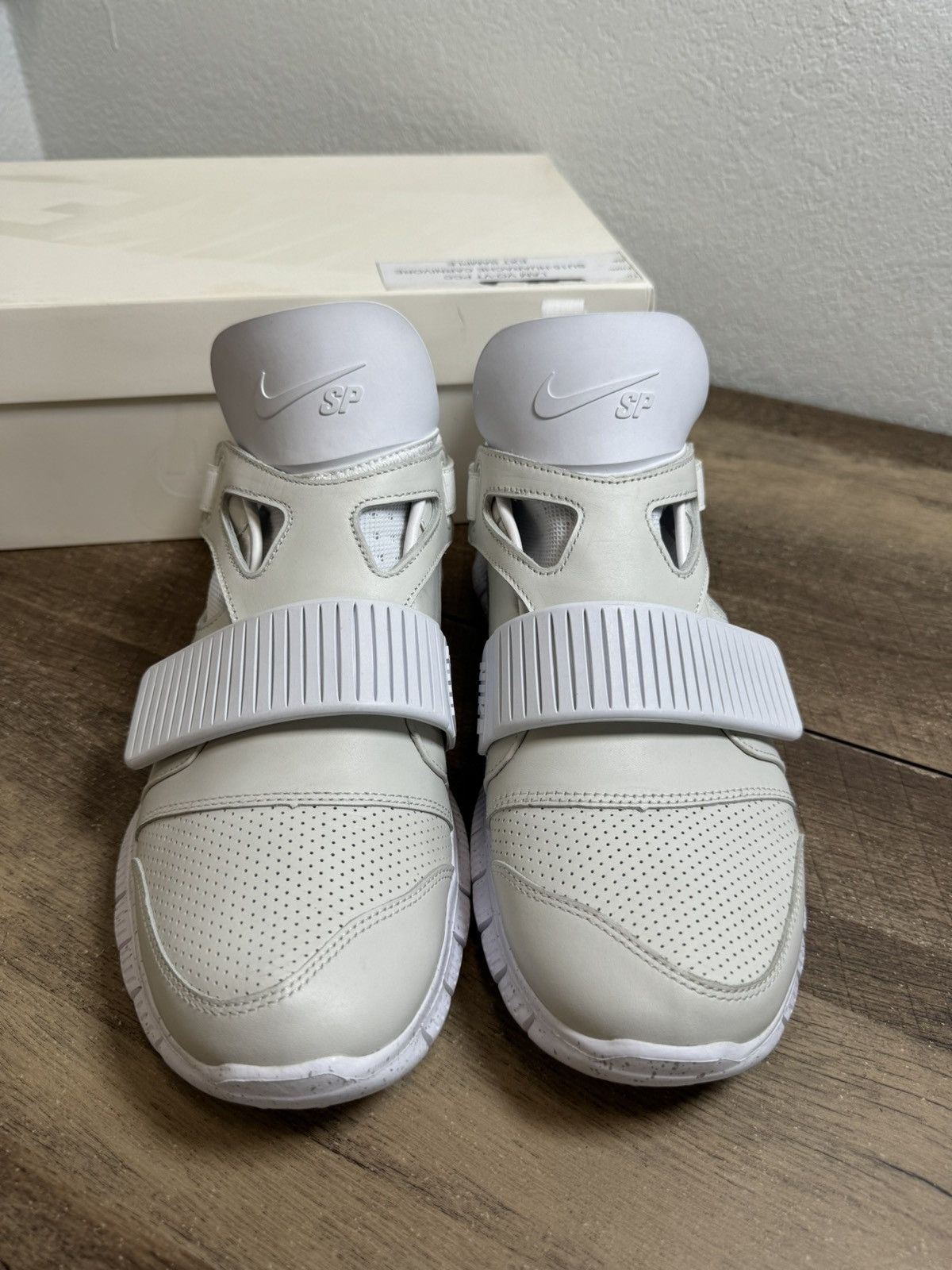 Nike SAMPLE Nike Free Huarache Carnivore SP 'White' Size 12 NEW Size US 12 / EU 45 - 3 Thumbnail