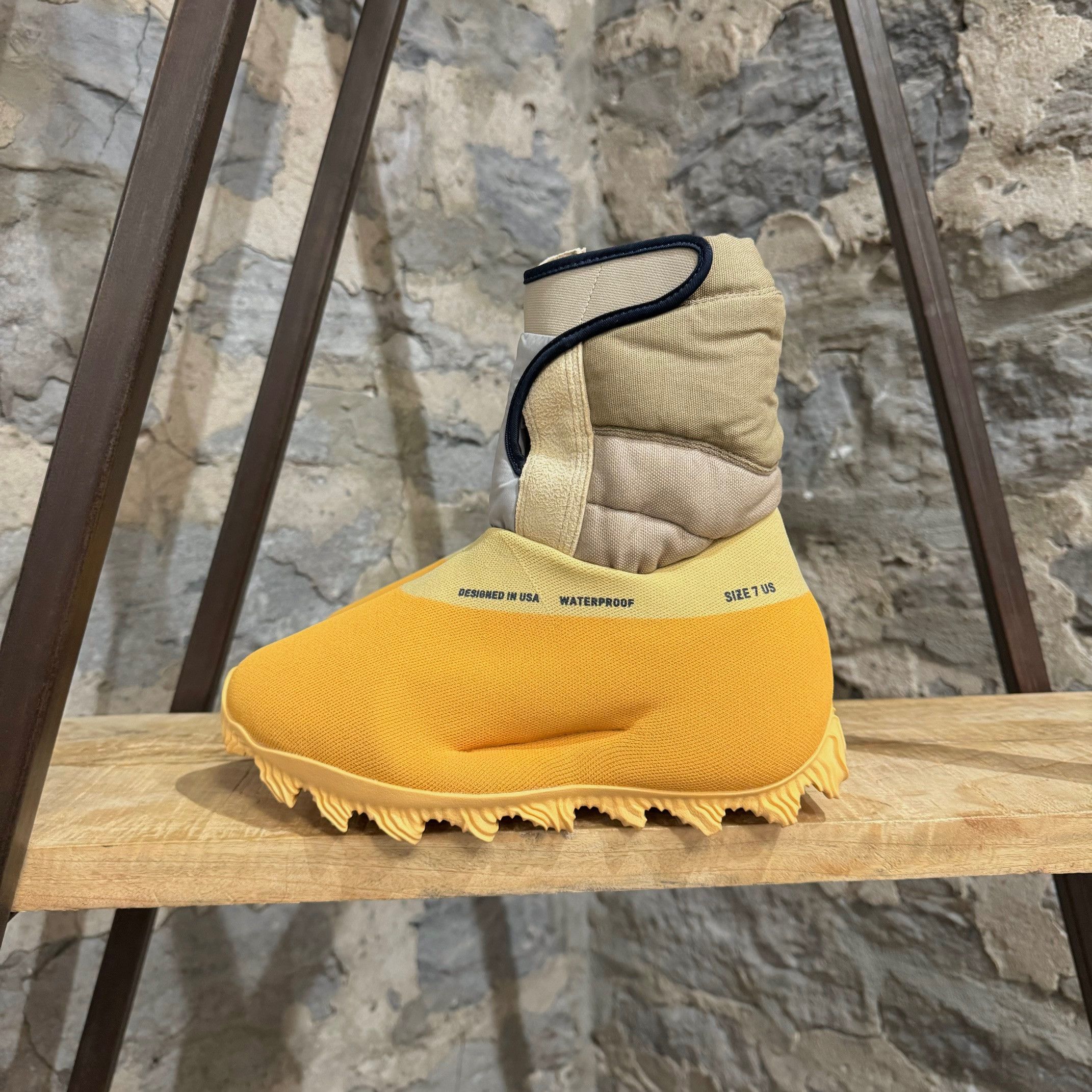 Adidas × Kanye West Adidas Yeezy Knit RNR Sulfur Boots Size US 7 / EU 40 - 5 Thumbnail