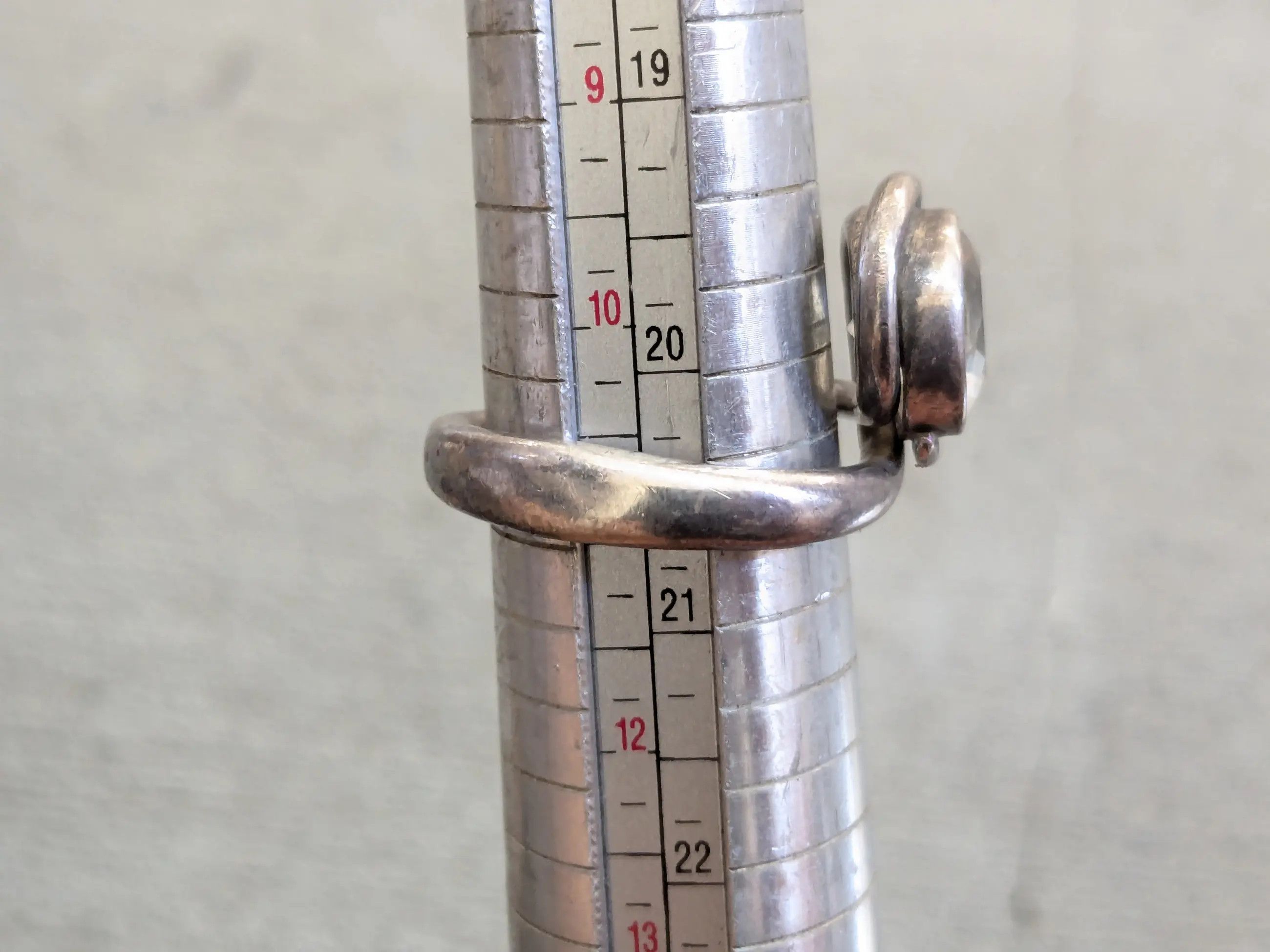 Jewelry Vintage Sterling Silver Ring 11 Glass Round Asymmetrical Size ONE SIZE - 11 Thumbnail