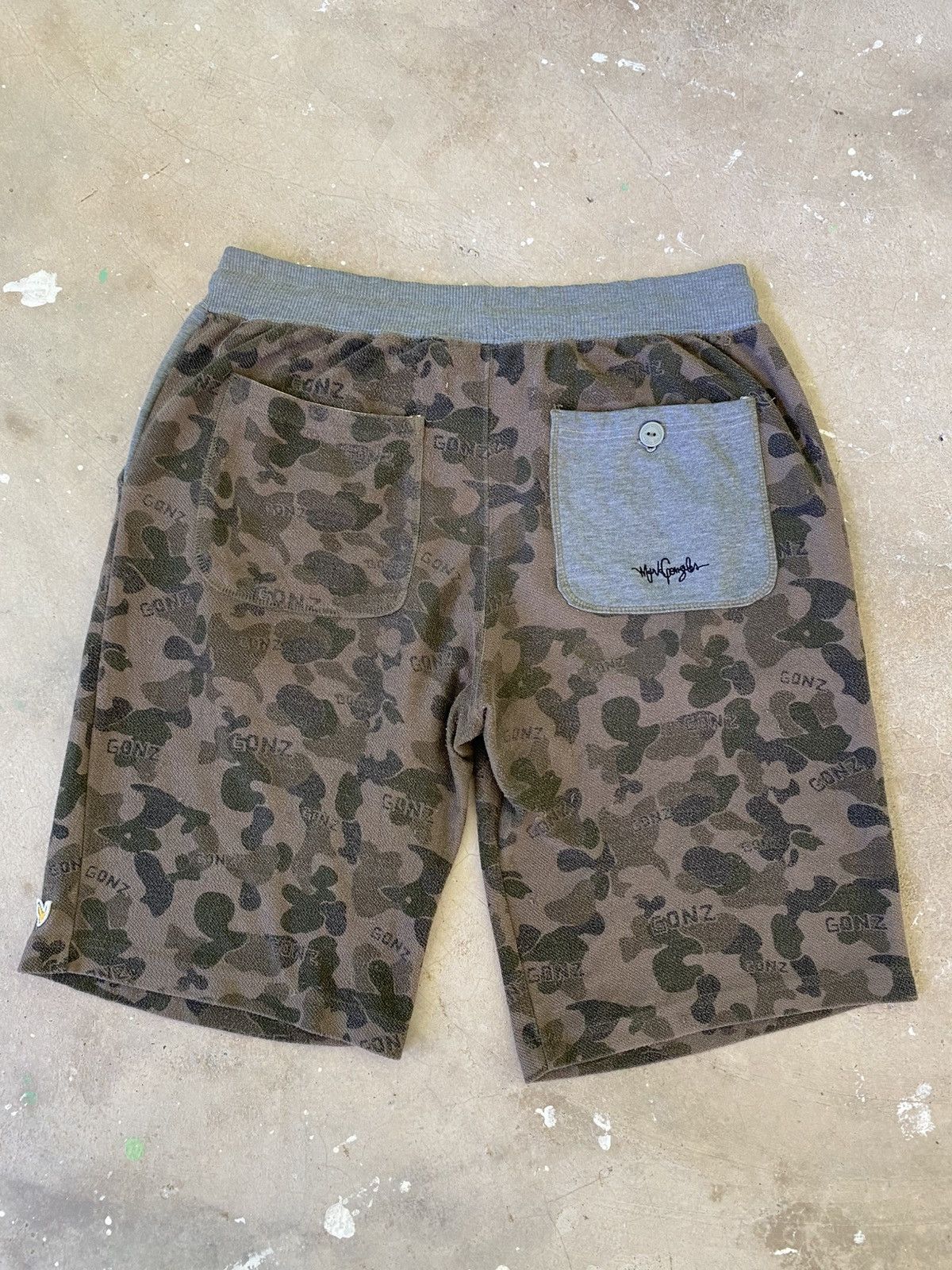 Japanese Brand Mark Gonzales x Simplicite Plus Camo Sweat Shorts Size US 34 / EU 50 - 9 Thumbnail