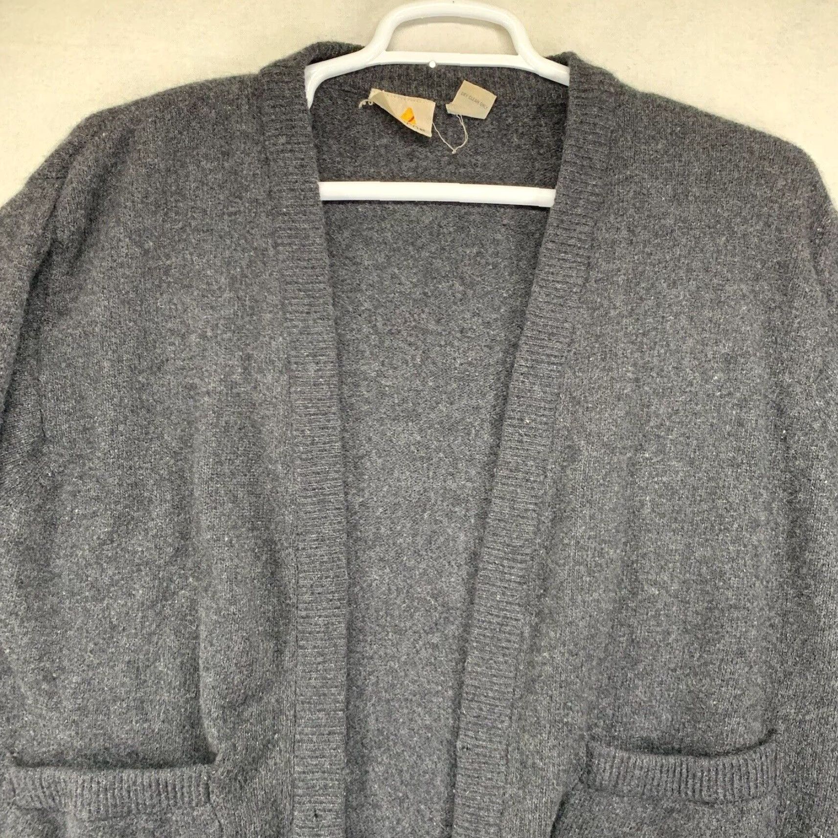 Liz Claiborne VINTAGE Liz Claiborne Cardigan Women’s Small Dark Gray Angora Lambswool Pockets Preppy Classic Size S / US 4 / IT 40 - 4 Thumbnail